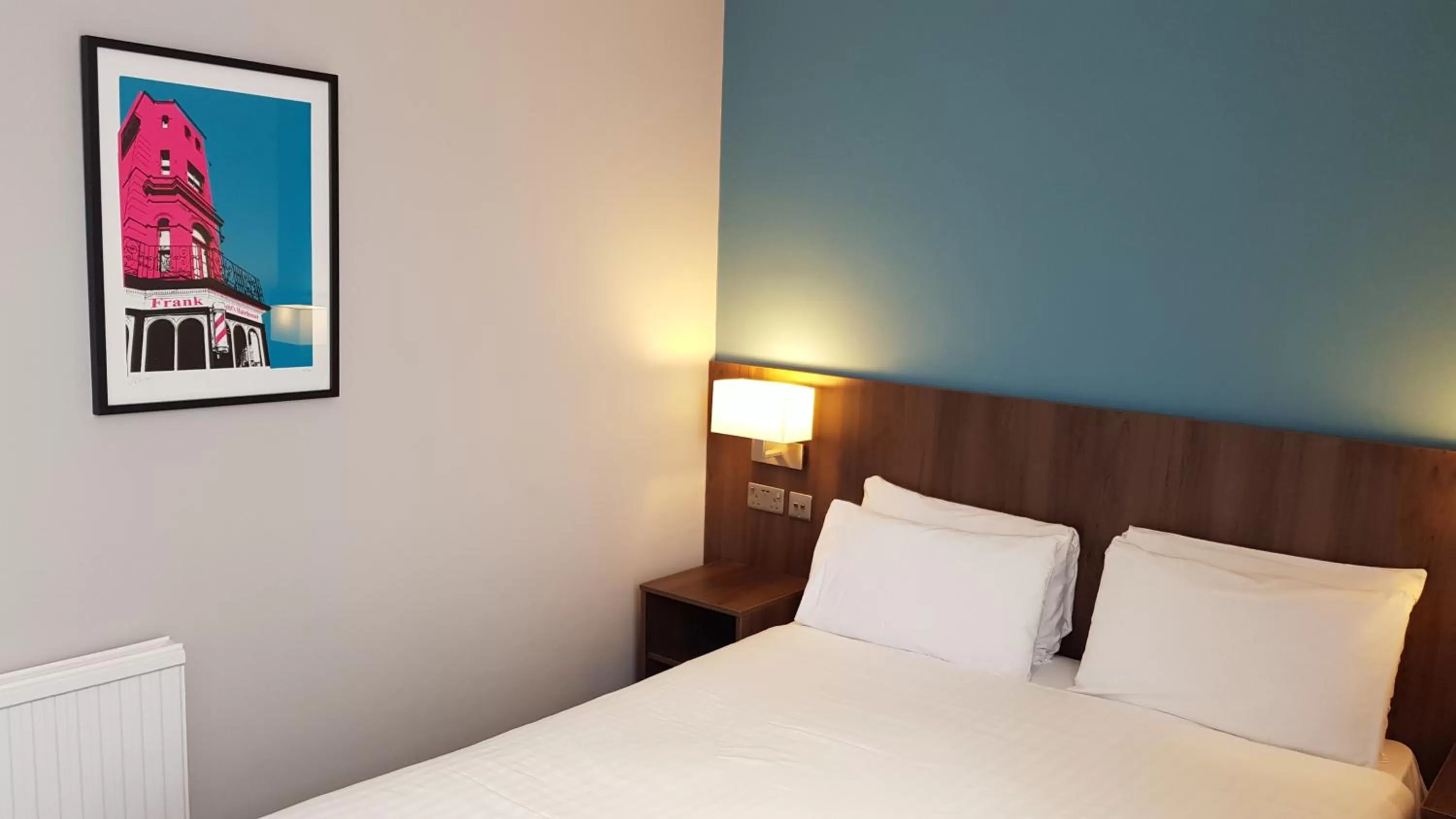 Bedroom, Bed in The Jephson Hotel; BW Signature Collection