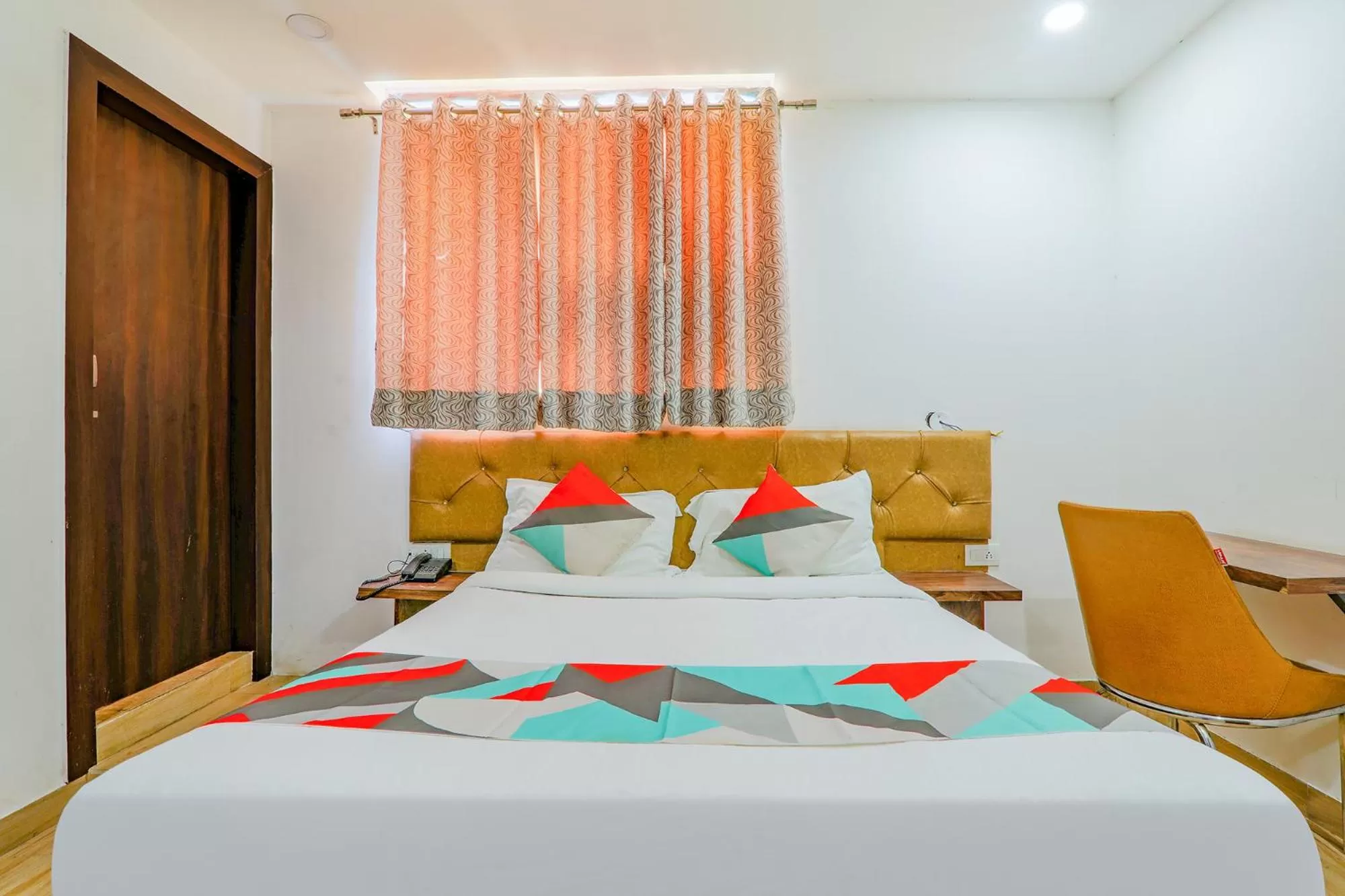 Photo of the whole room in FabExpress The Mall Inn