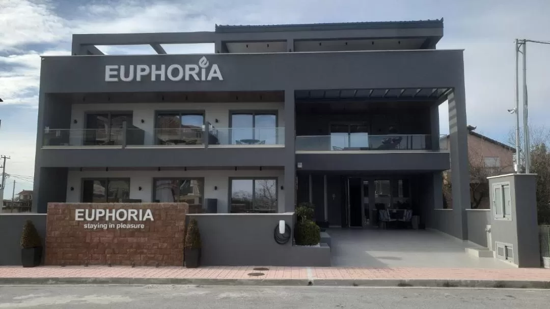 Property Building in EUPHORIA ''Staying in Pleasure''
