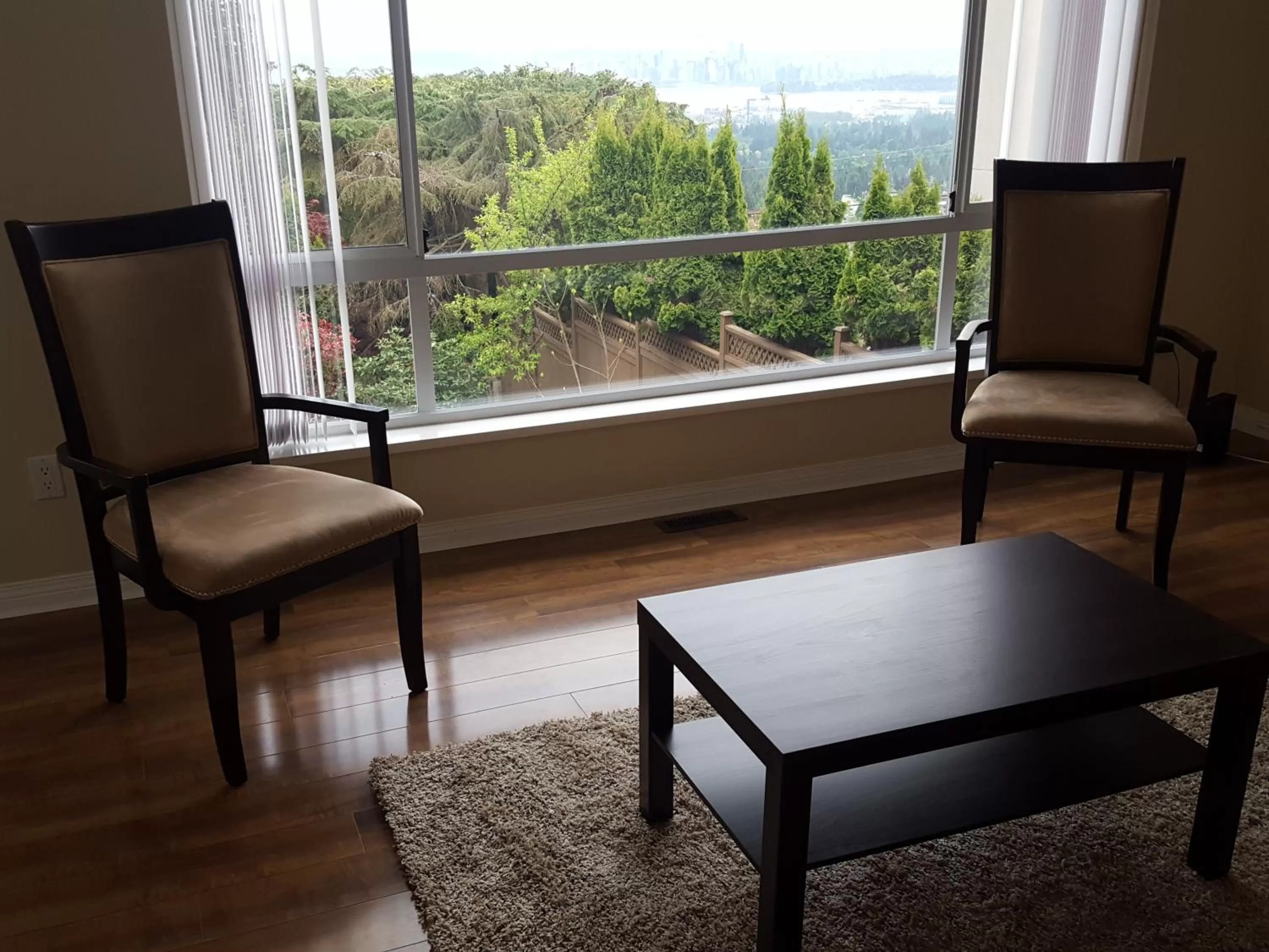 Communal lounge/ TV room, Seating Area in Emperial Suites