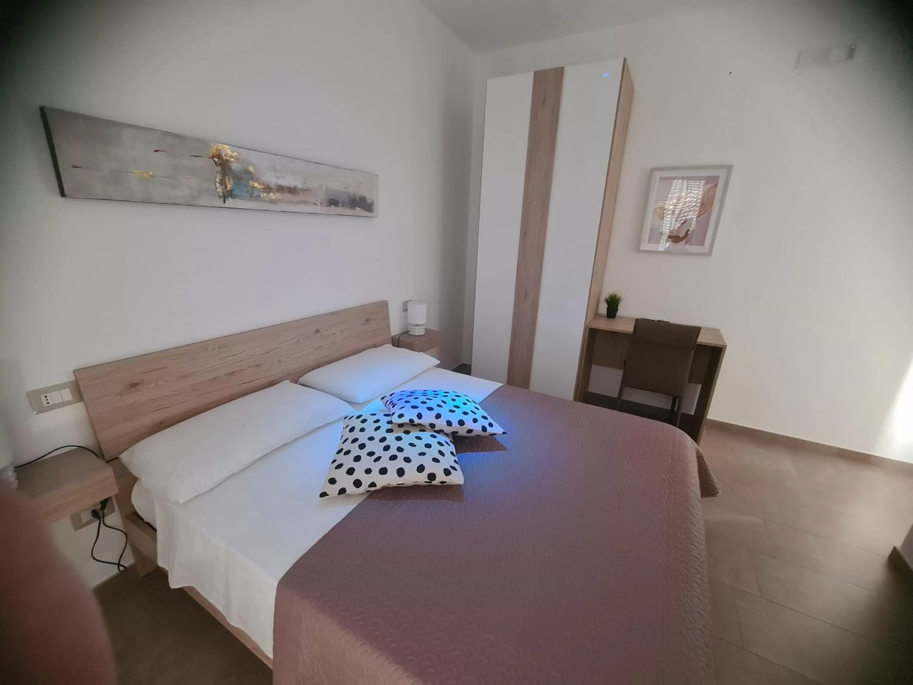 Bed in b&b THE WORLD