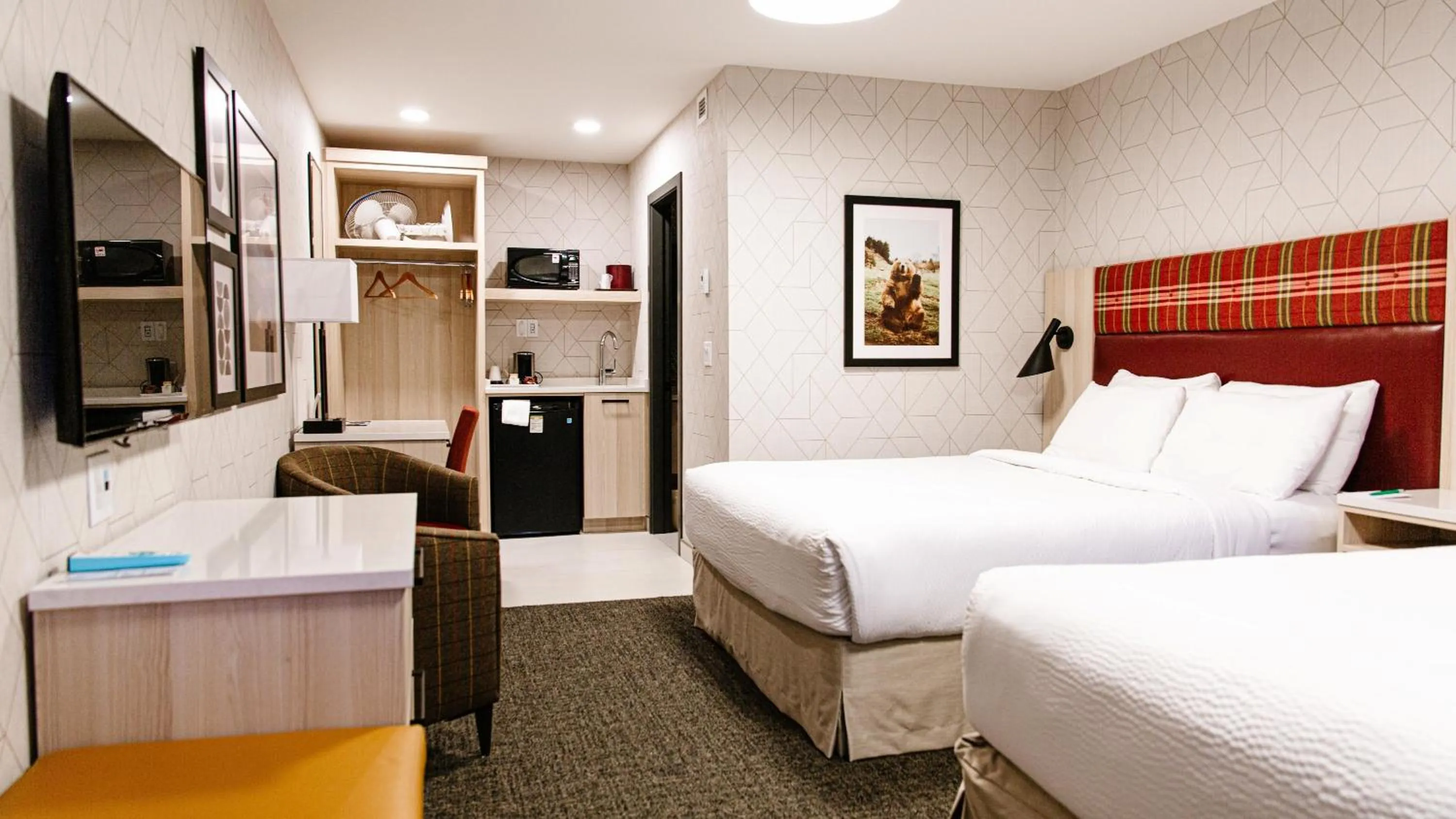 Bed in Mountaineer Lodge