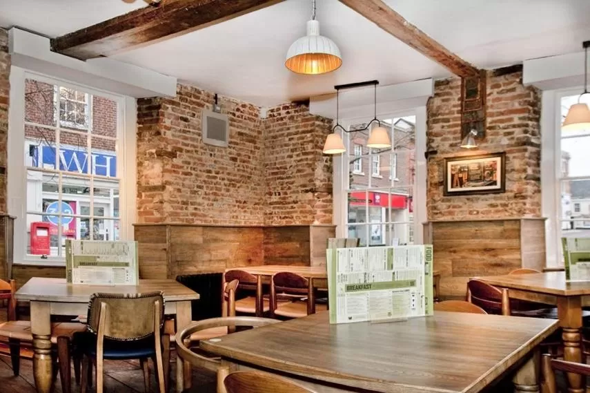 Restaurant/Places to Eat in The King's Head Hotel Wetherspoon