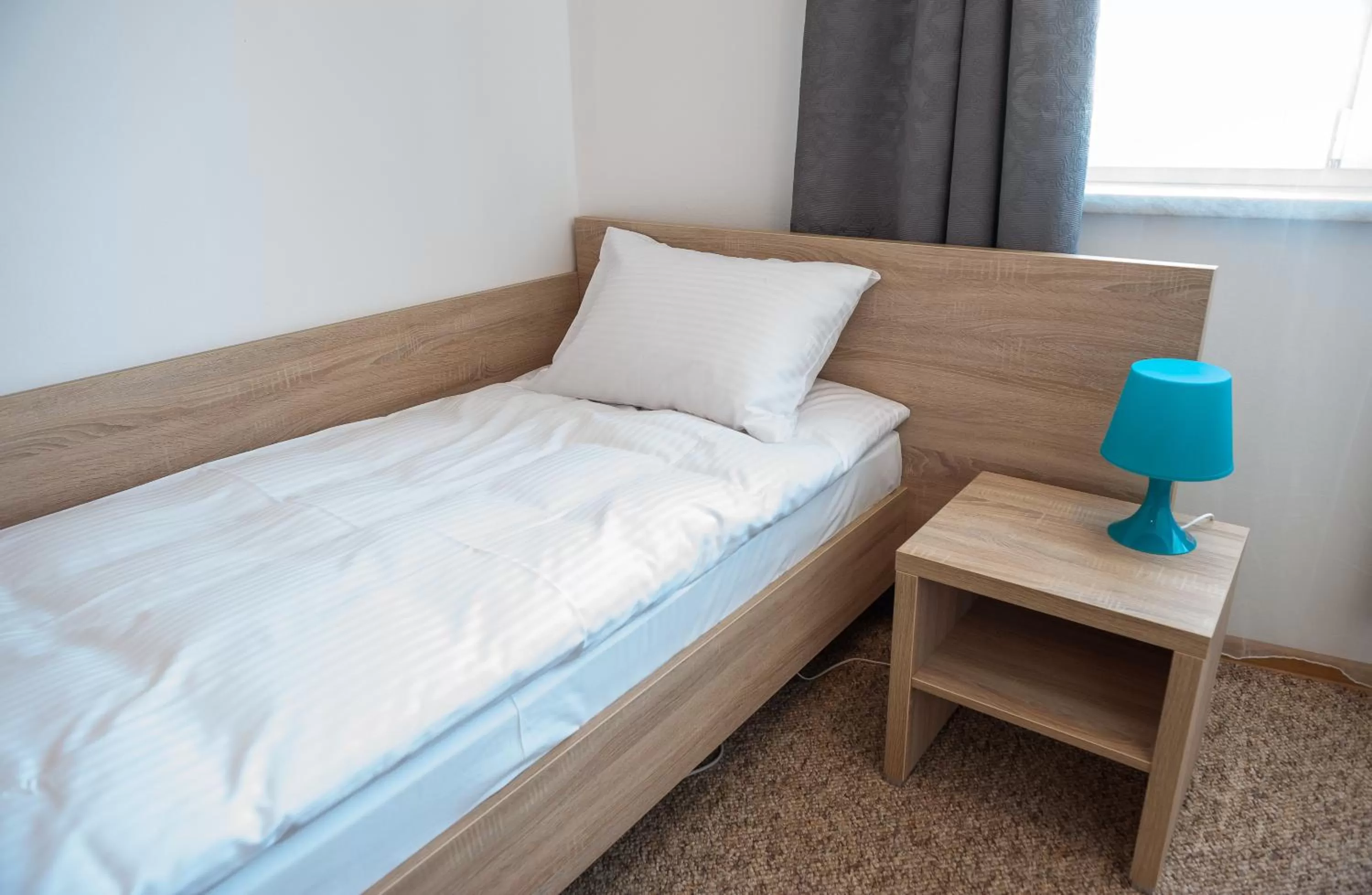 Photo of the whole room, Bed in Patra