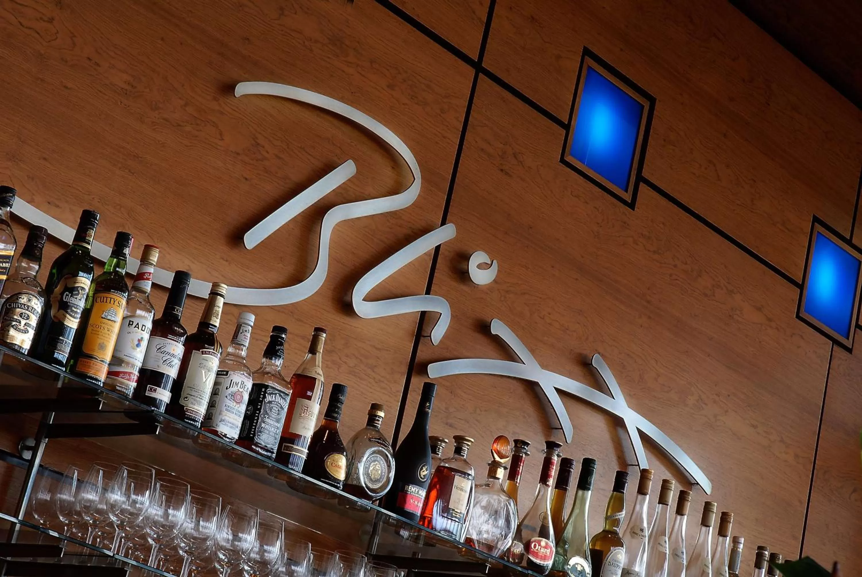 Restaurant/places to eat in ATLANTIC Hotel Airport