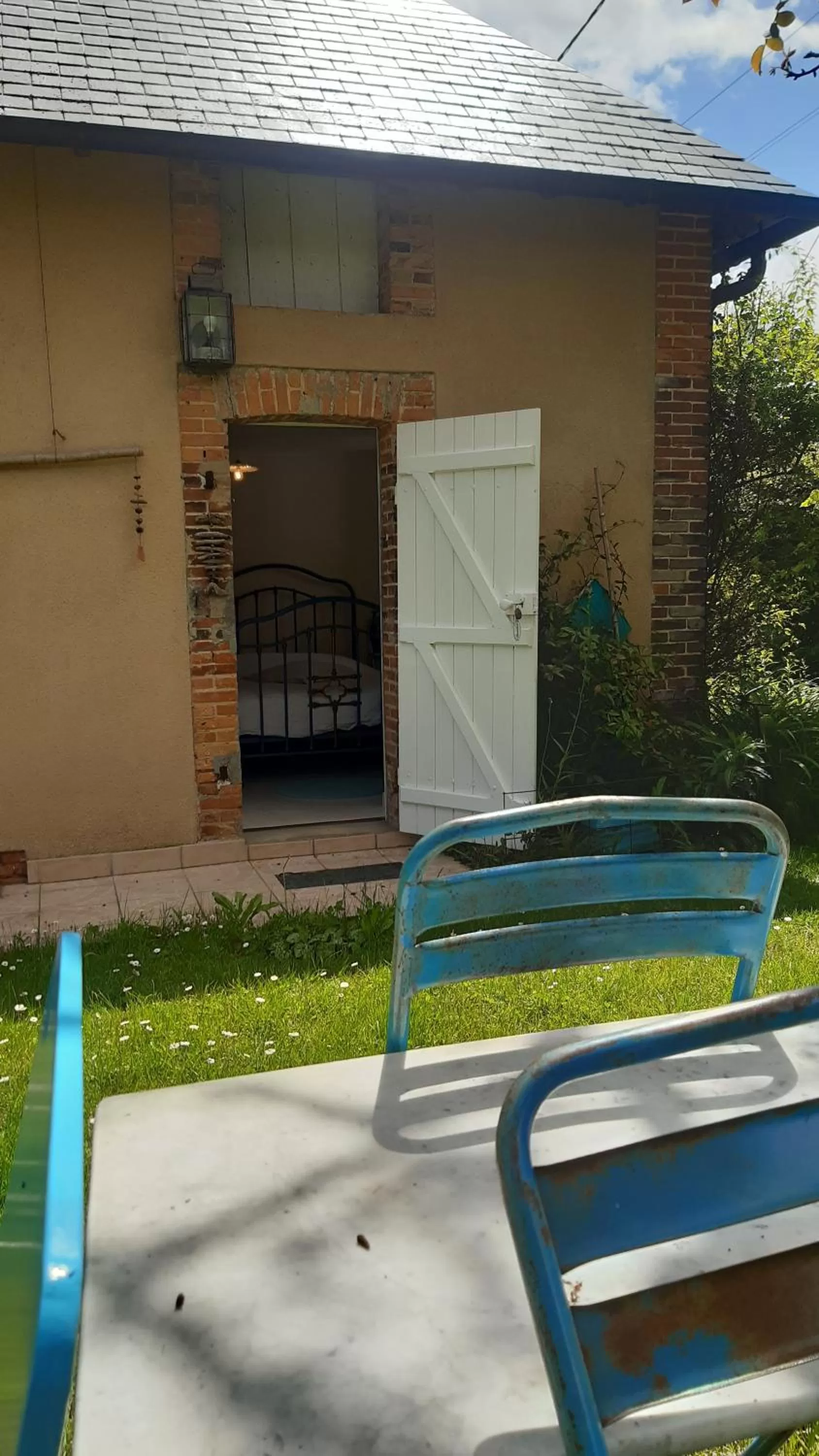 Swimming Pool in le buisson de la gariole ,chambre rhétaise