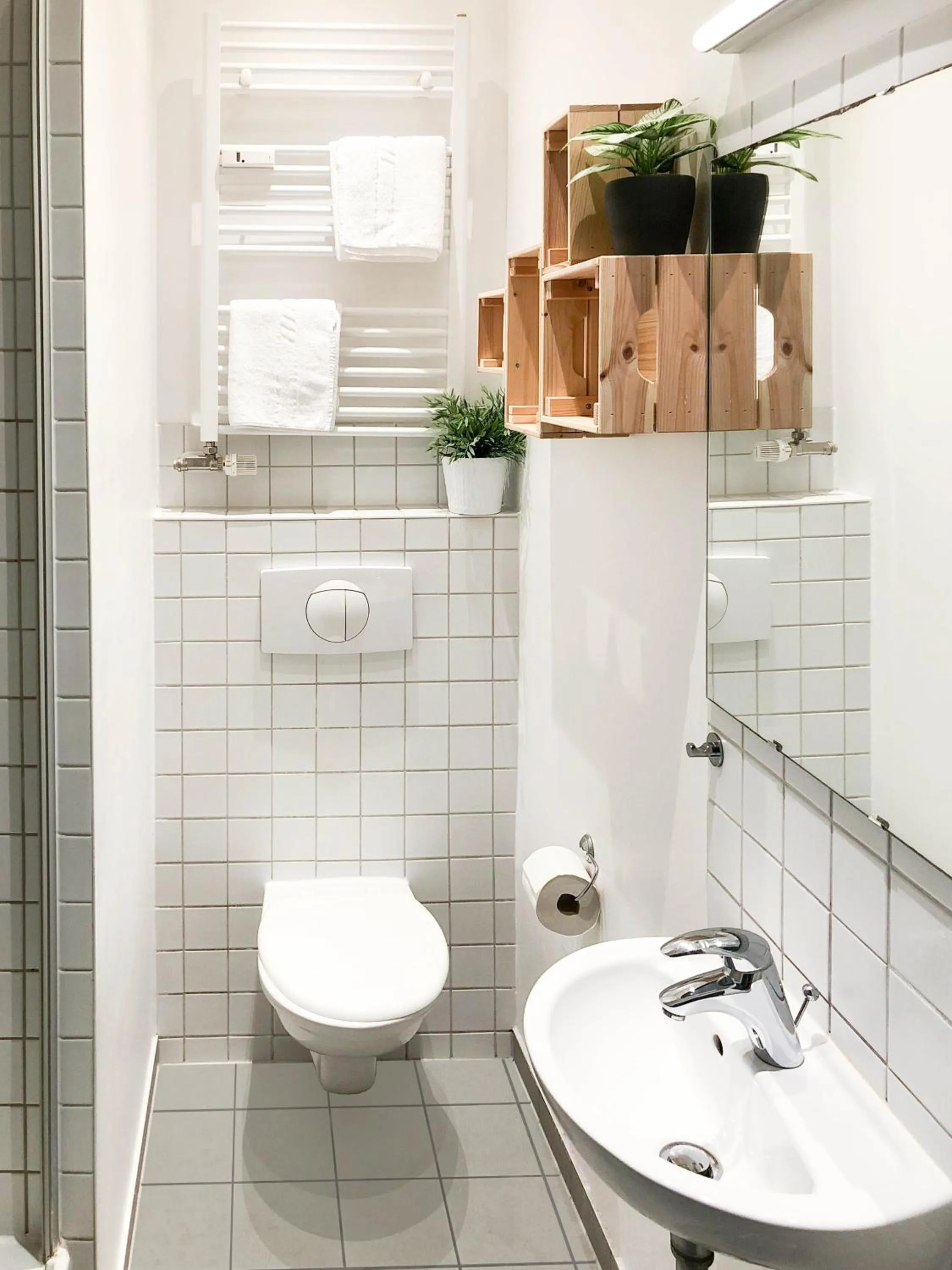 Toilet in Pension Absolut Berlin