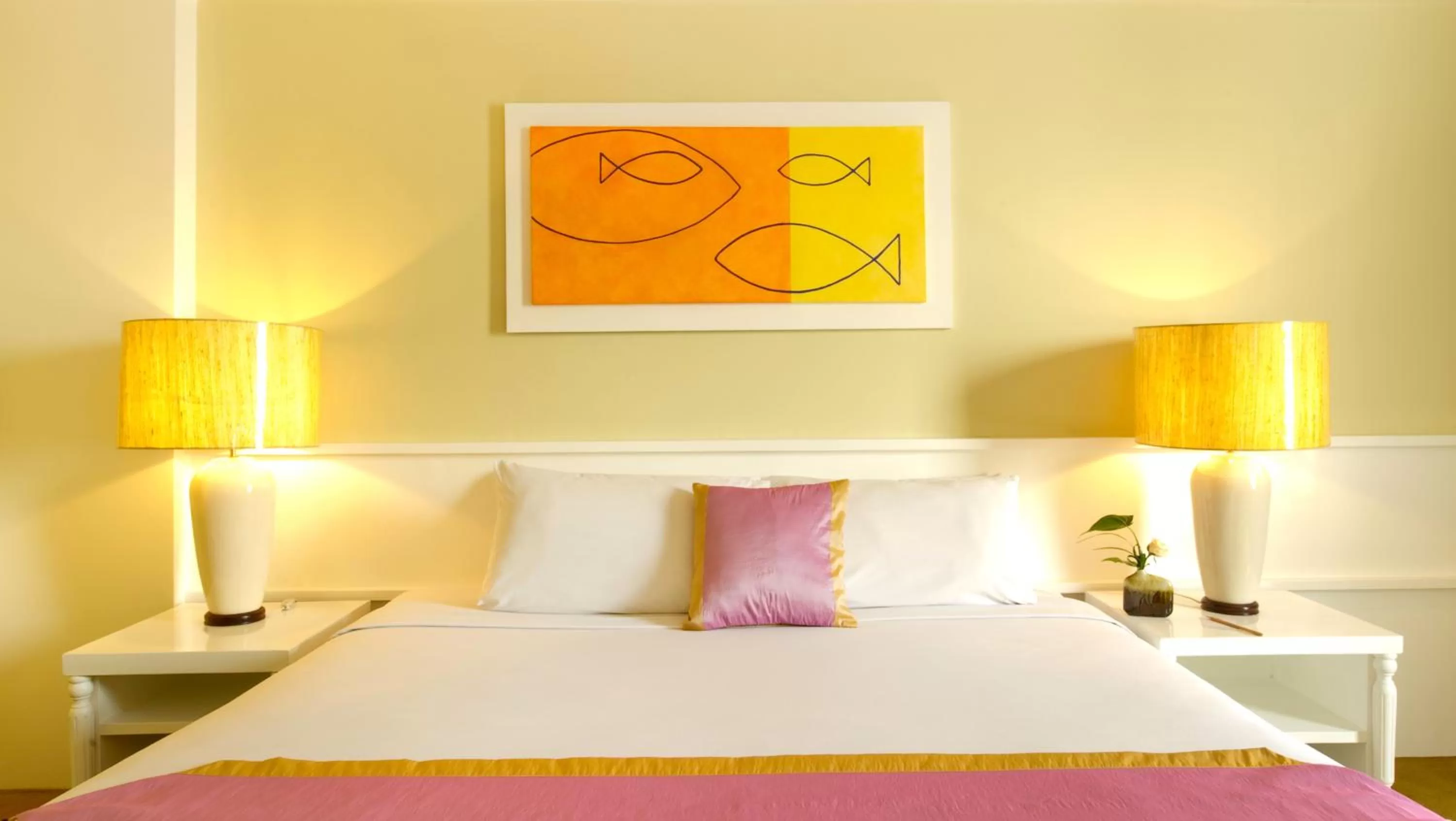 Bed in Tongtara Riverview Hotel