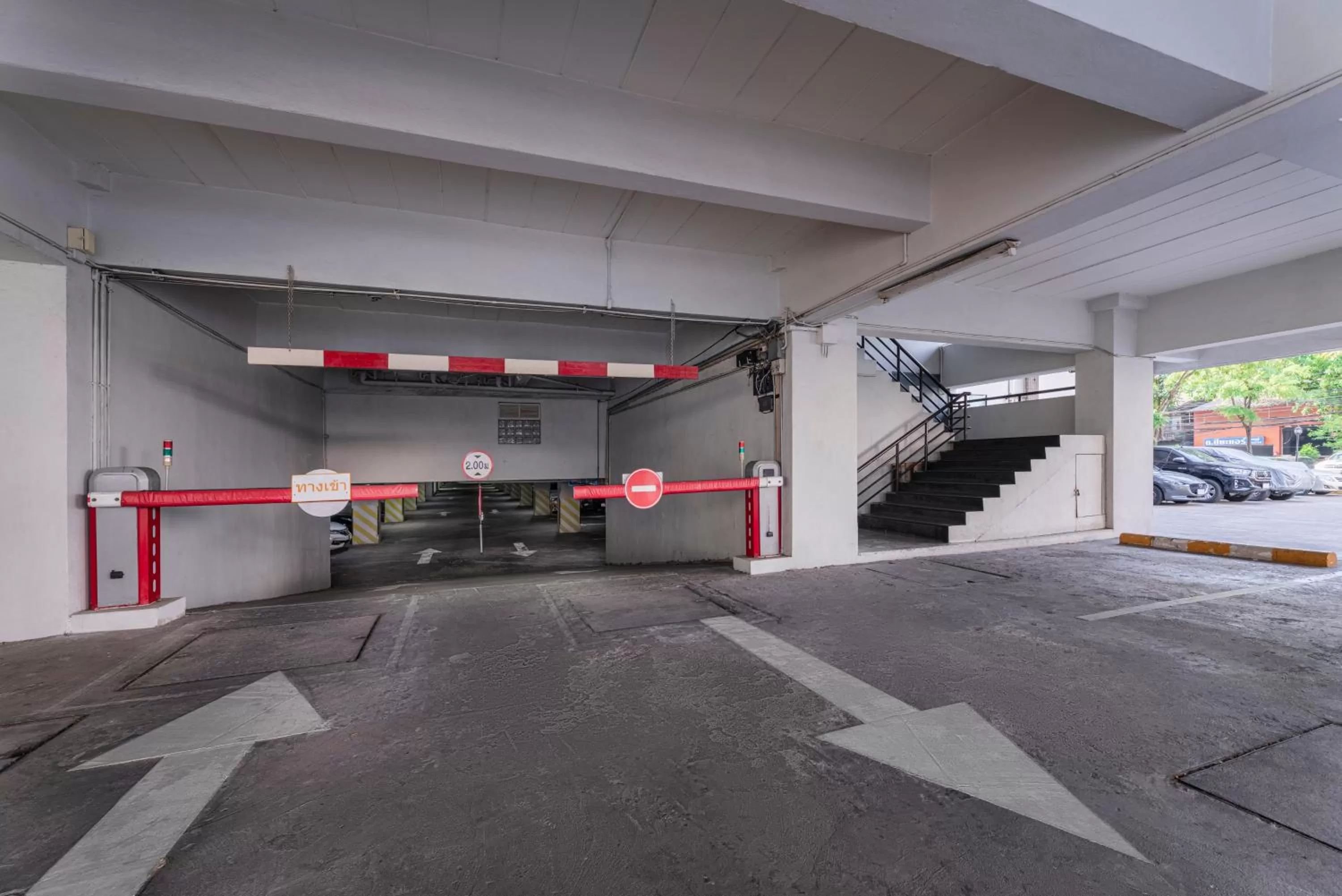 Parking in At 115 Hotel By Rompo