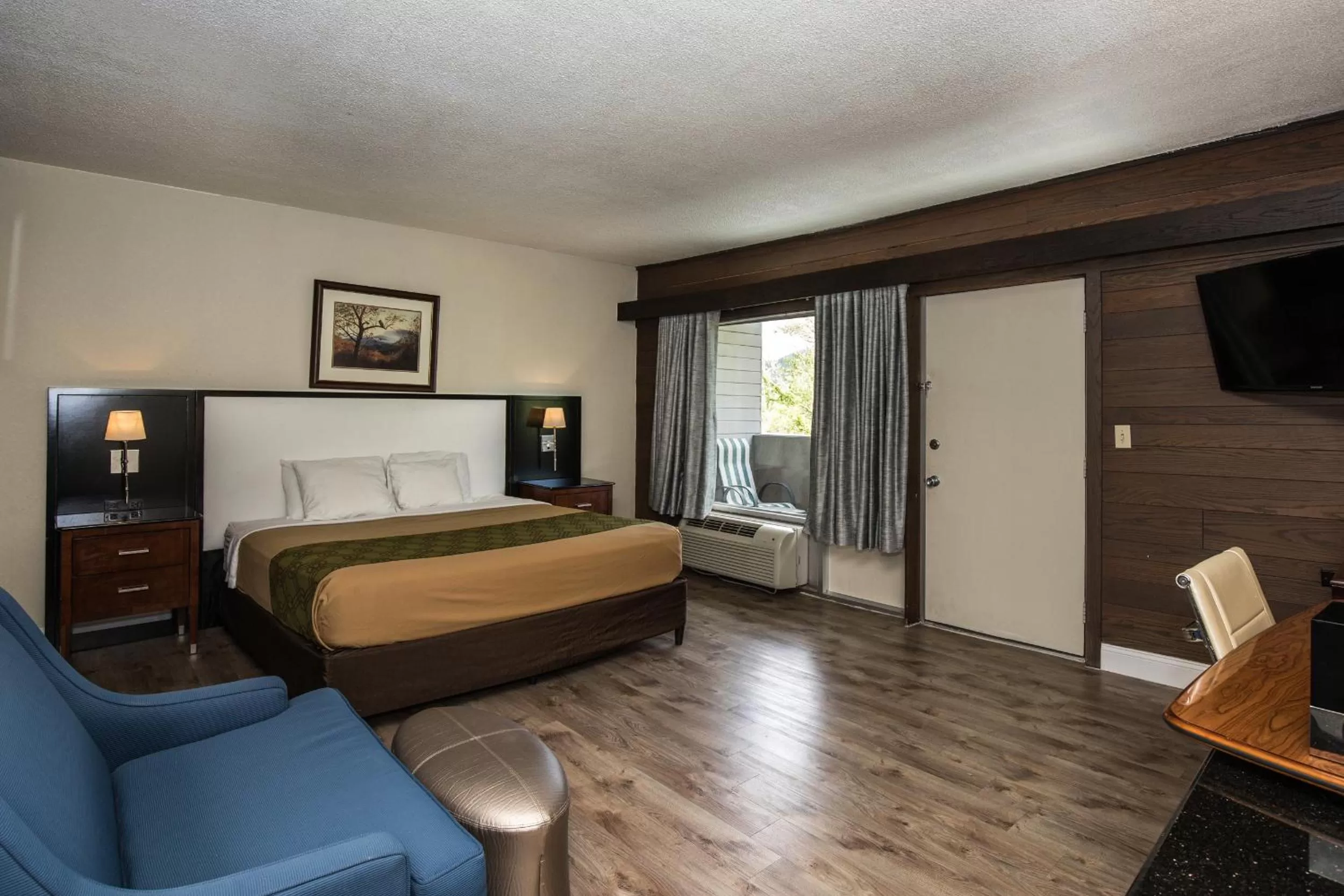 Mountain view, Bed in Chalet Inn