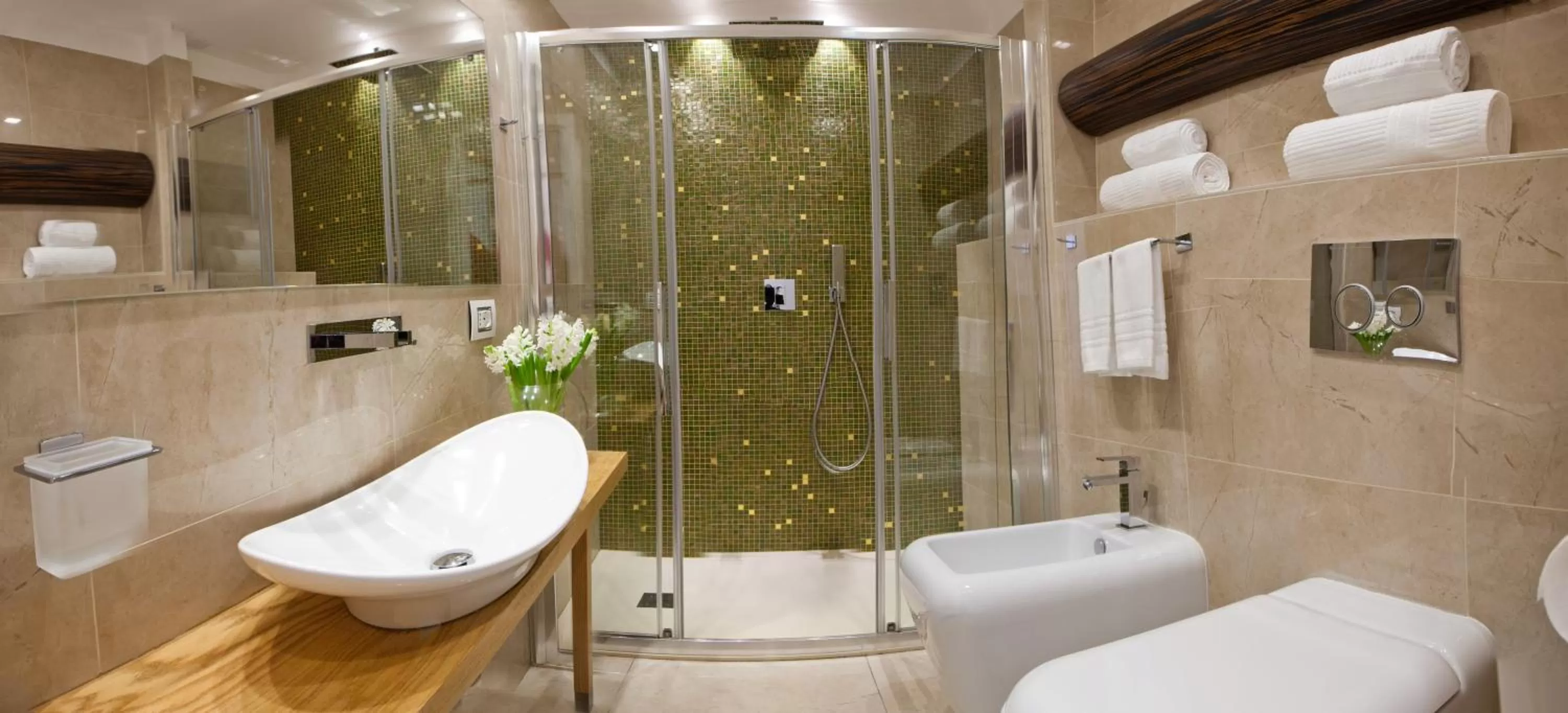 Bathroom in Best Season