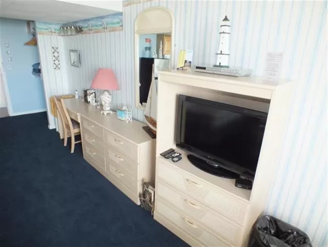 TV and multimedia, TV/Entertainment Center in Cara Mara Resort