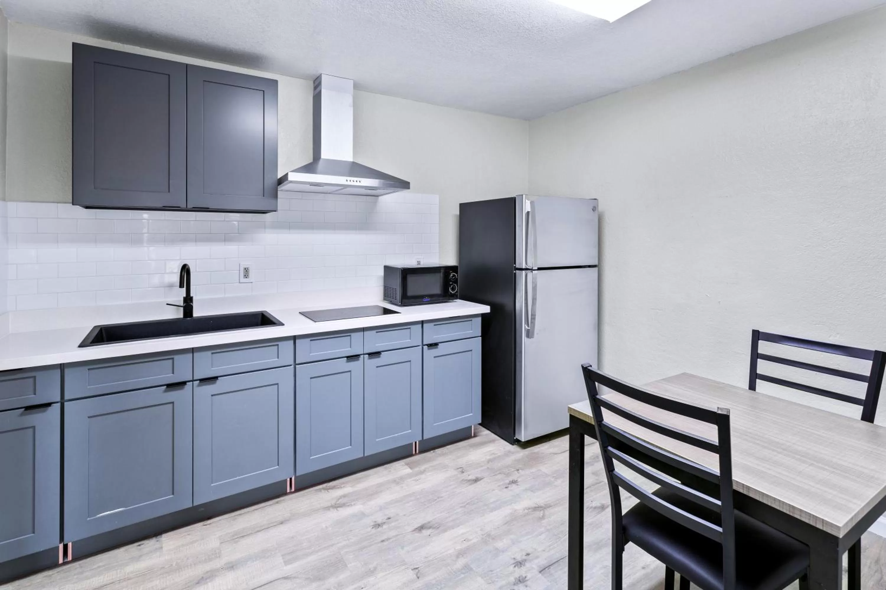 Kitchen or kitchenette in Siesta Inn McAllen