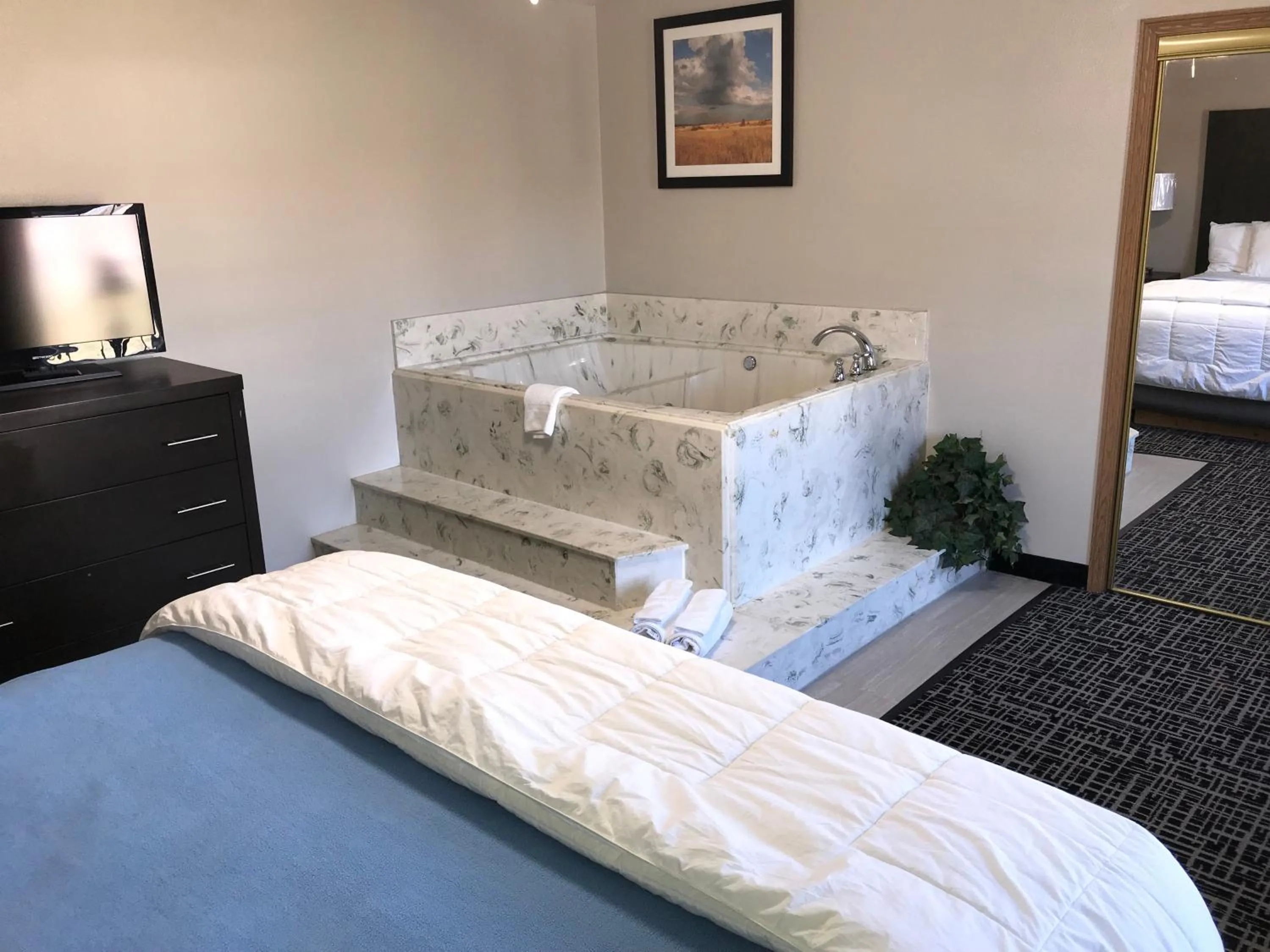 Bed in Days Inn by Wyndham Grove