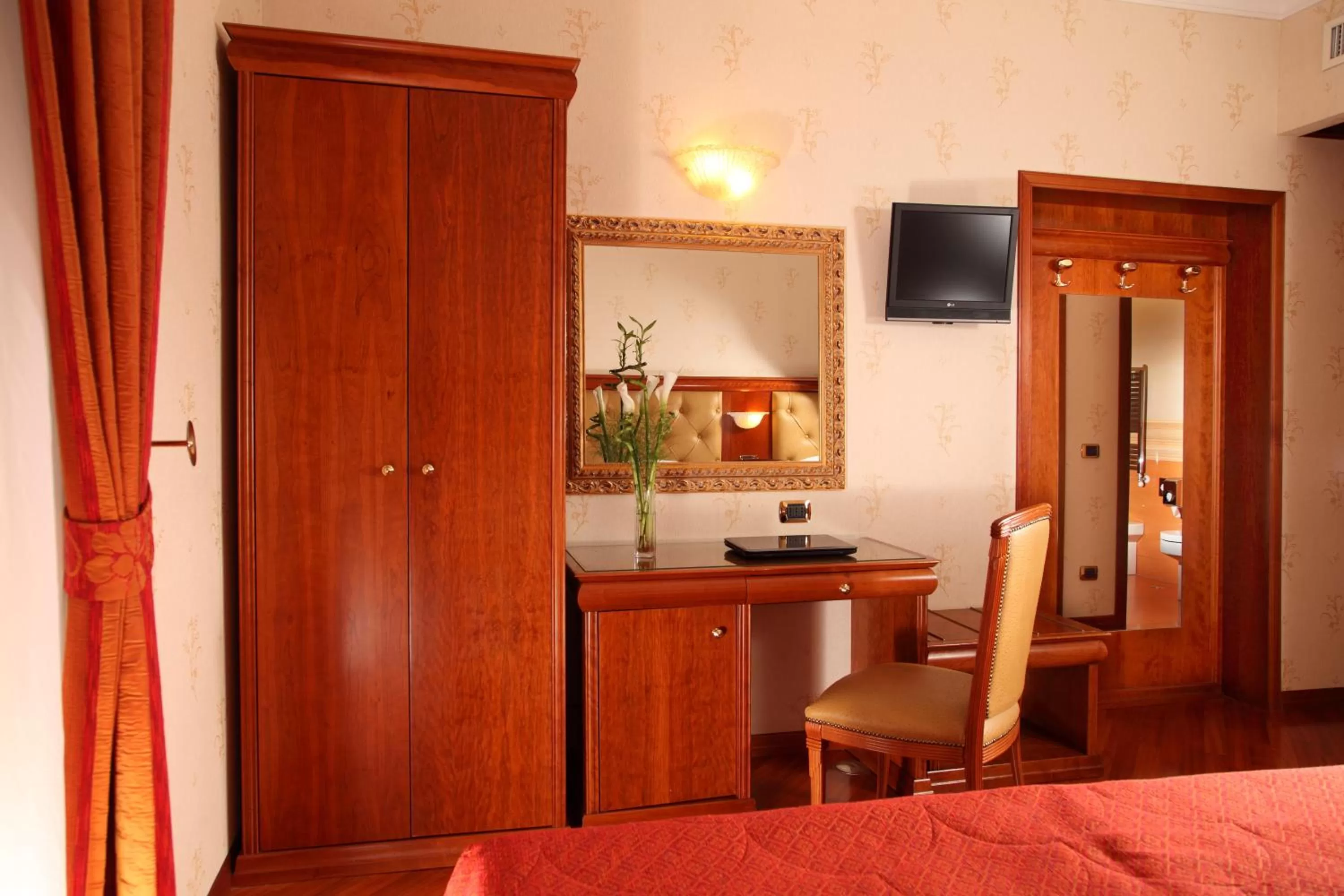 Bedroom in Hotel Serena srl