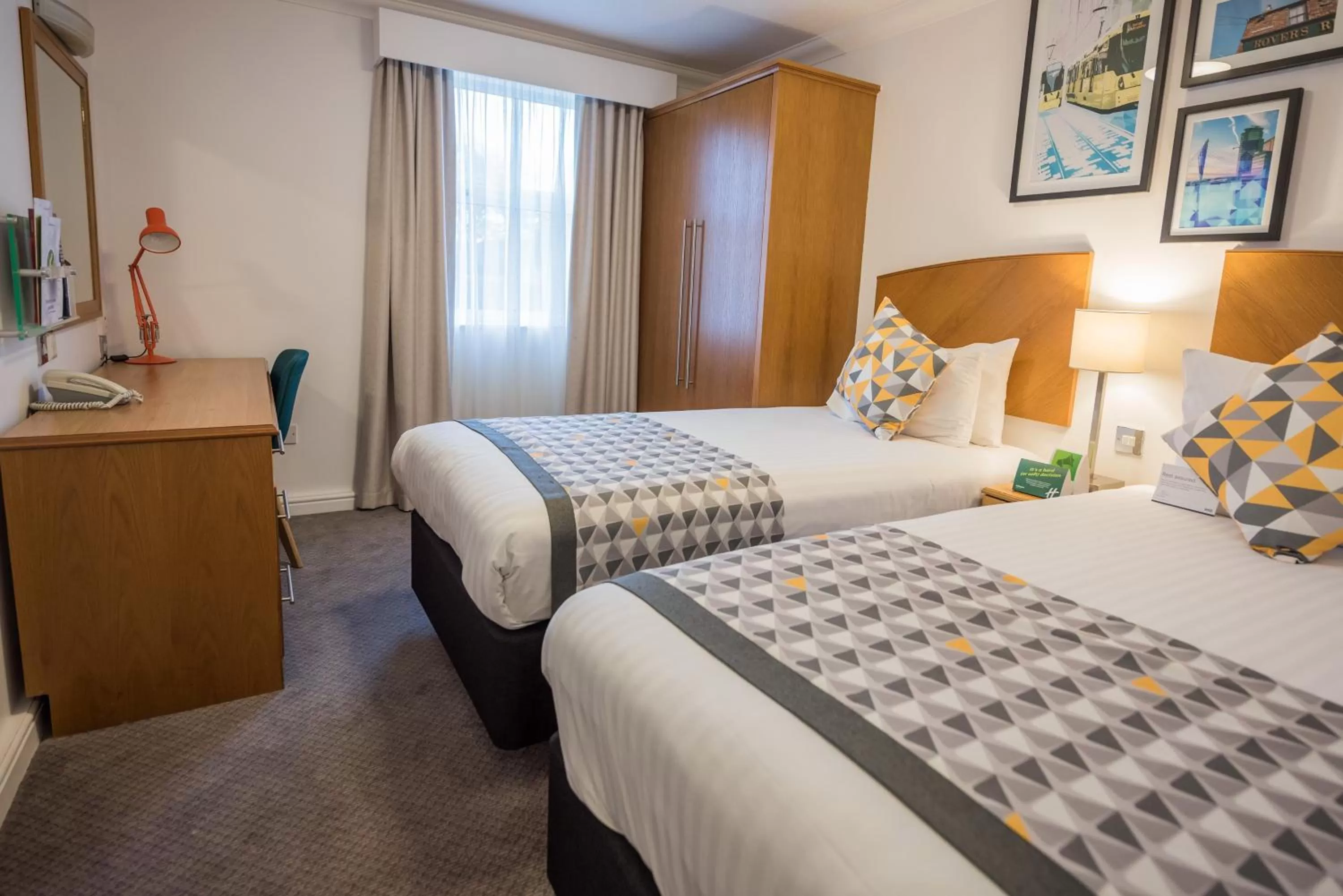 Photo of the whole room, Bed in Holiday Inn Manchester West by IHG