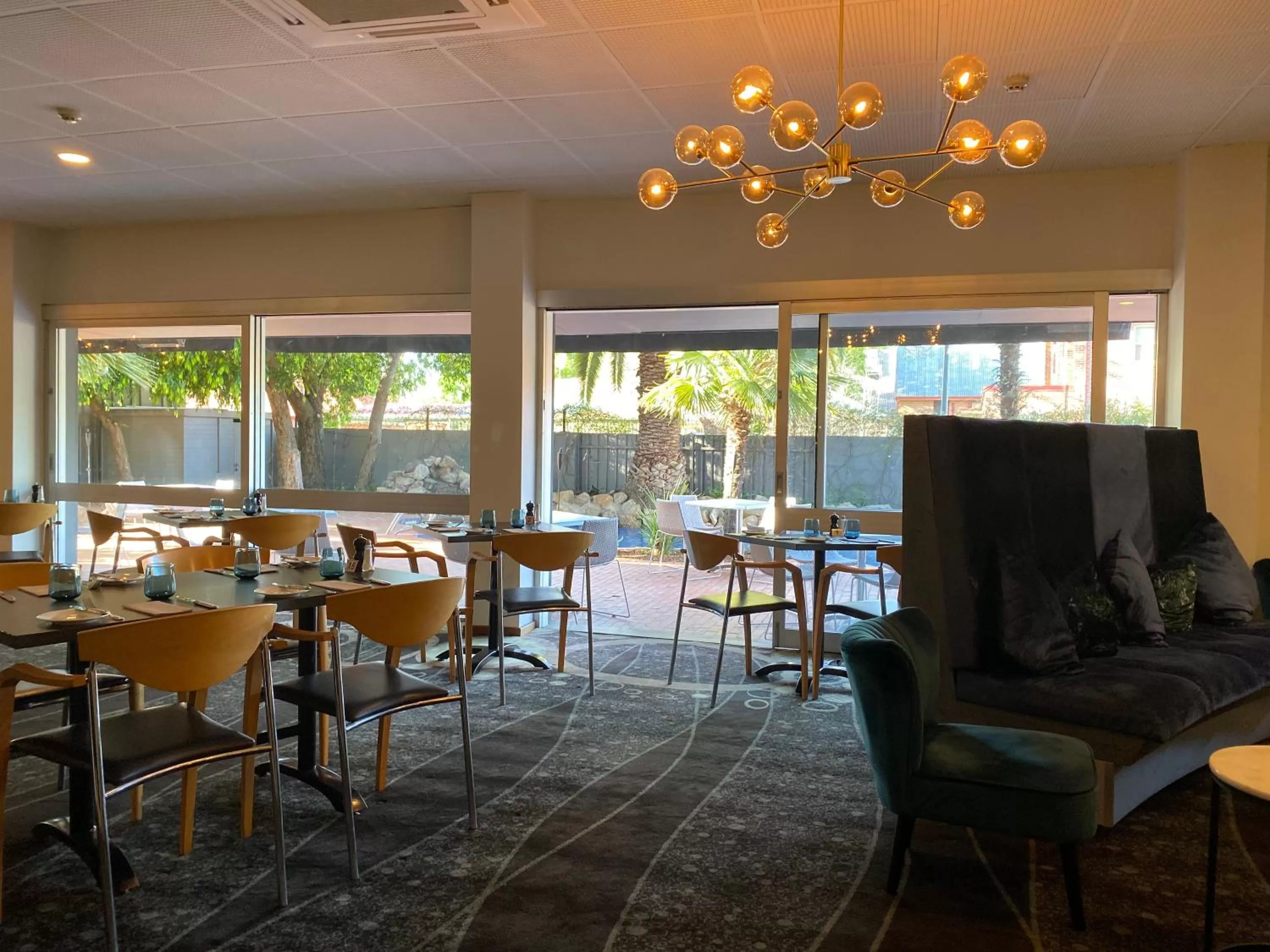 Restaurant/places to eat in Mercure Albury