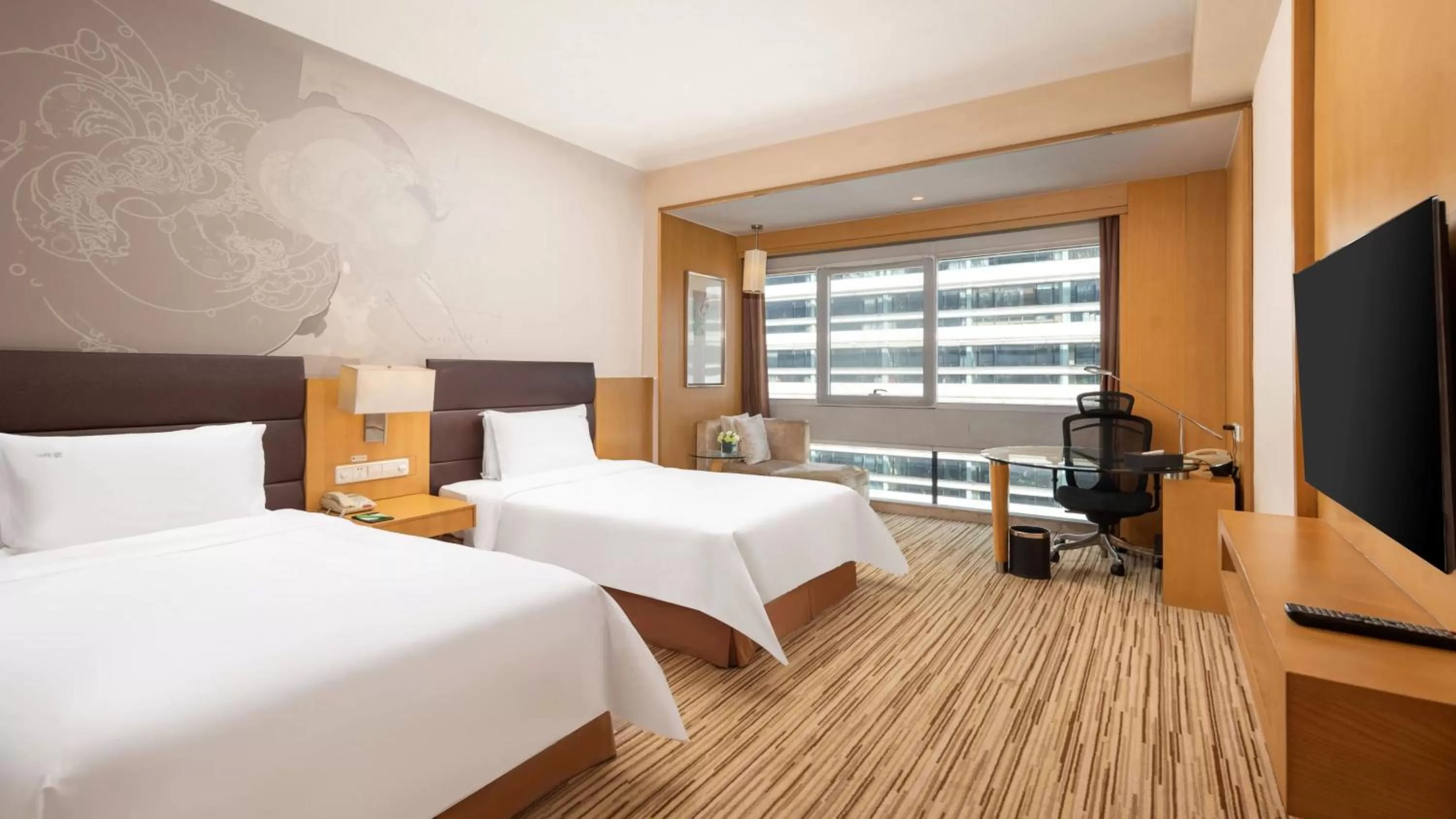 Photo of the whole room, Bed in Holiday Inn Shijiazhuang Central by IHG