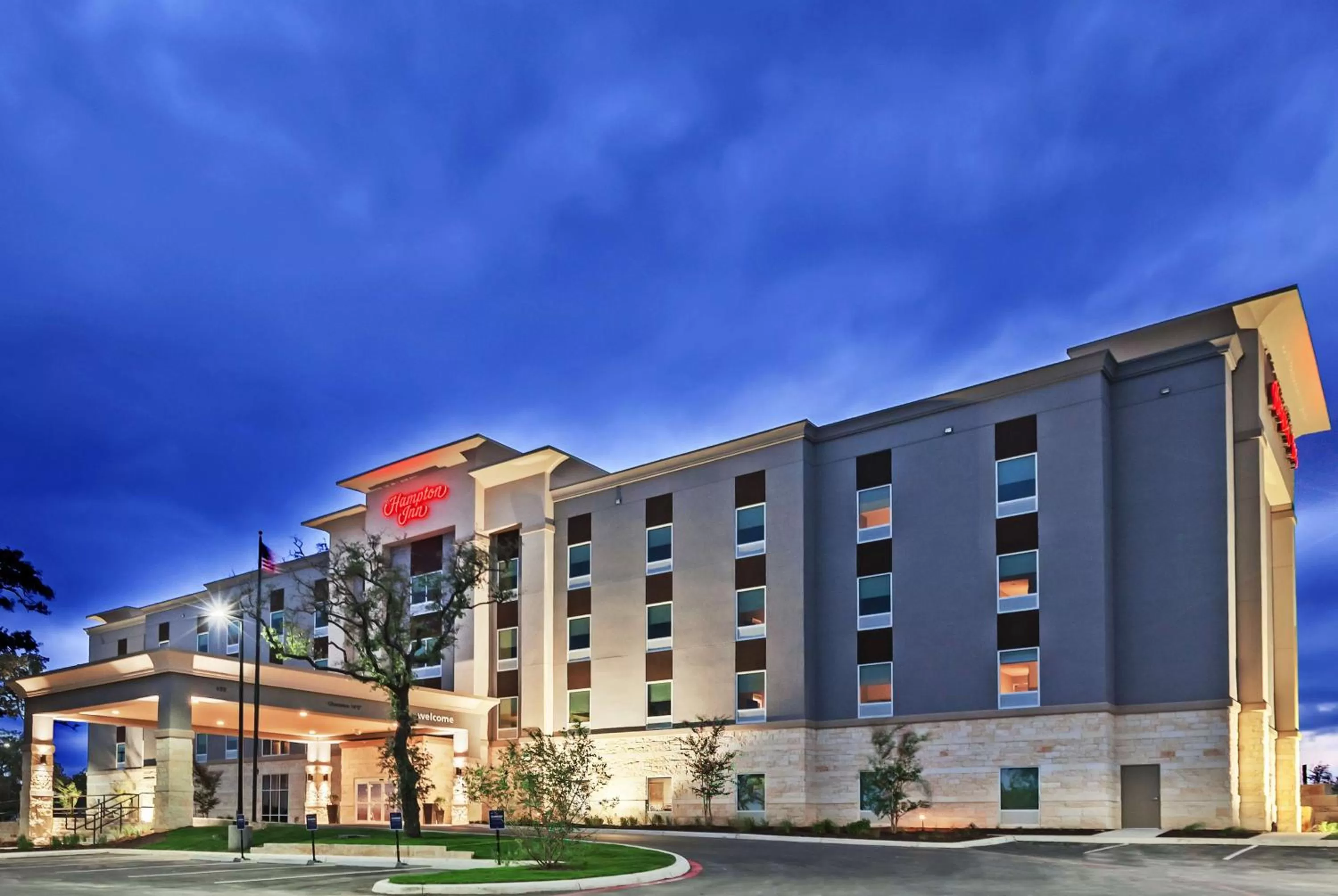 Property building in Hampton Inn By Hilton Bulverde Texas Hill Country