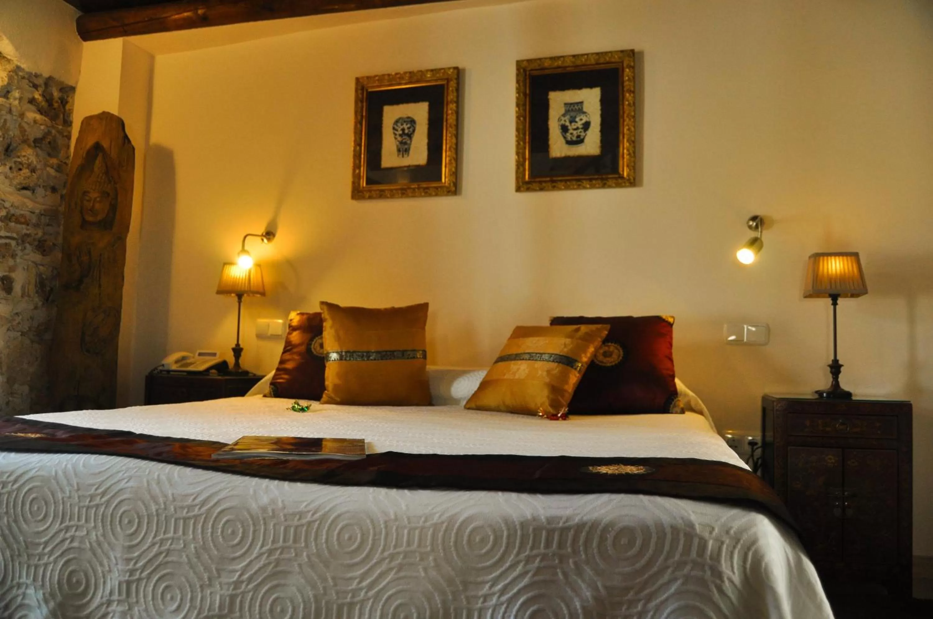 Bed in La Villa Marbella - Old Town