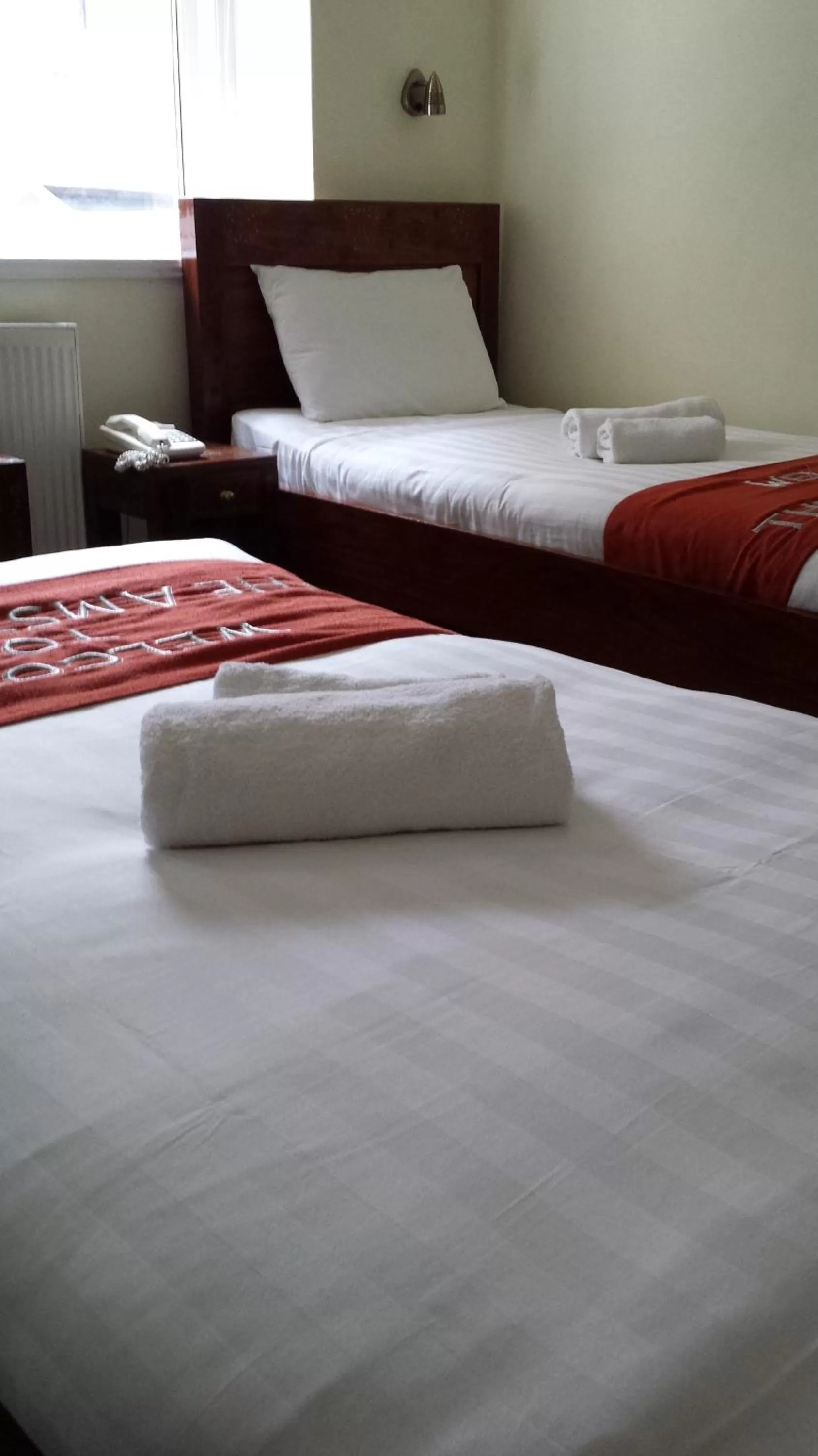 Bed in Amsterdam Hotel Brighton Seafront