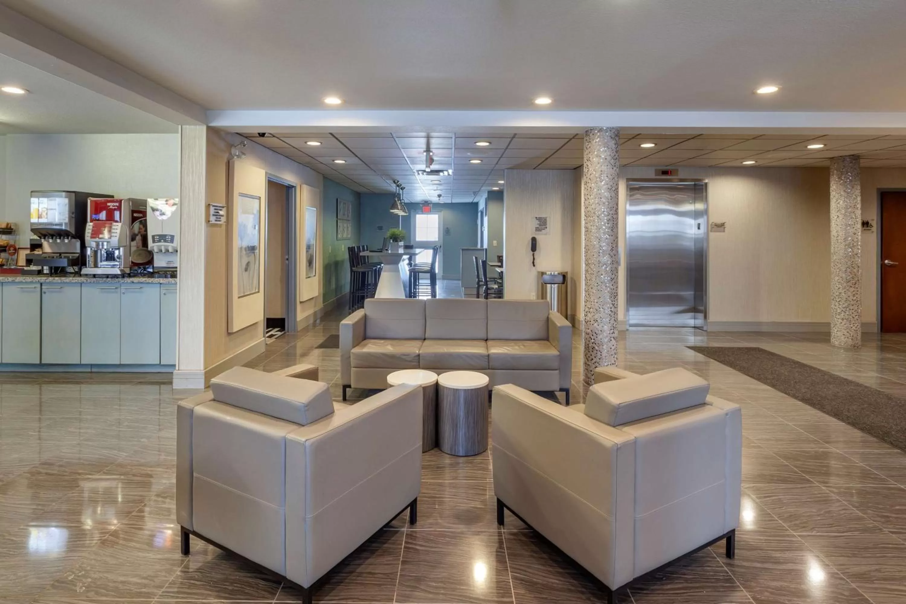 Lobby or reception in Best Western Plus Woodstock Inn & Suites