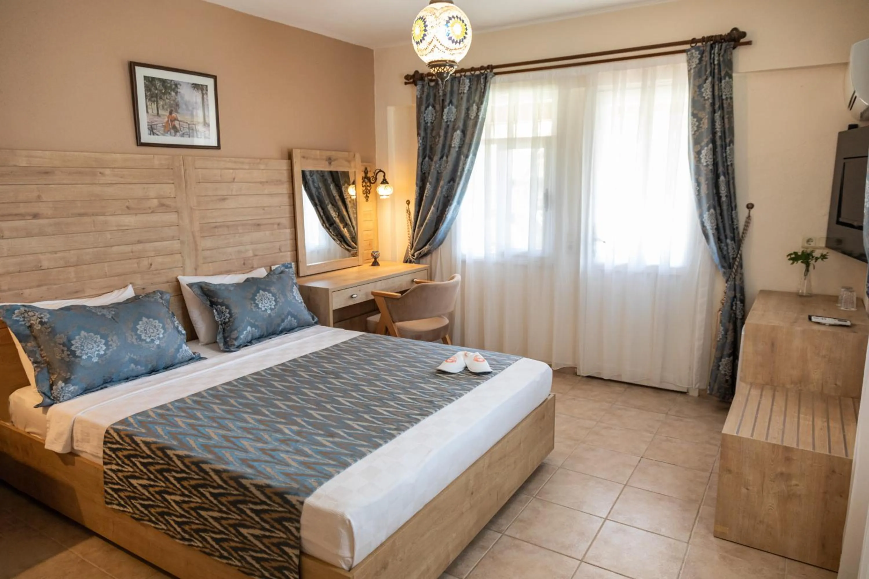 Photo of the whole room, Bed in Portakal Hotel Dalyan