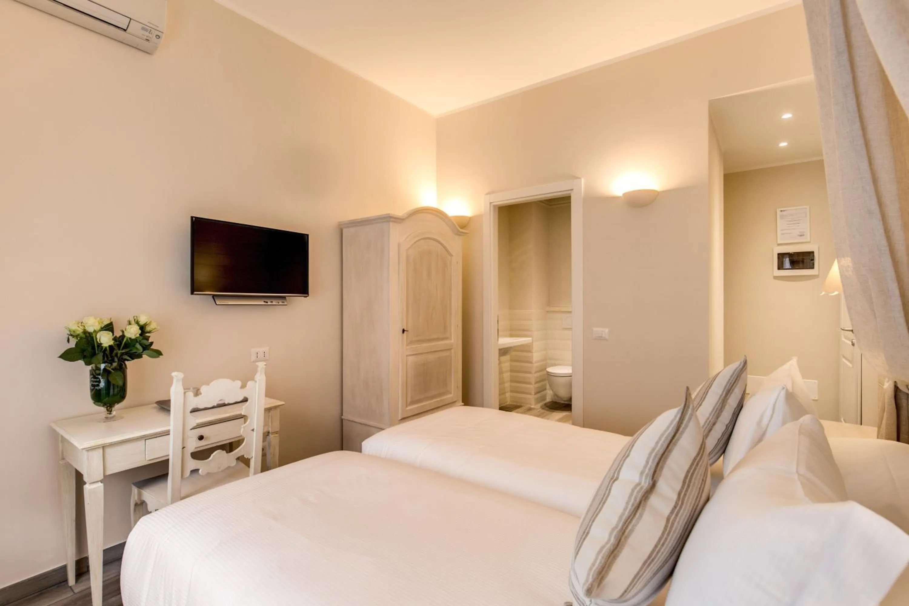 Bedroom, Bed in Casa Tua Vaticano Guest House