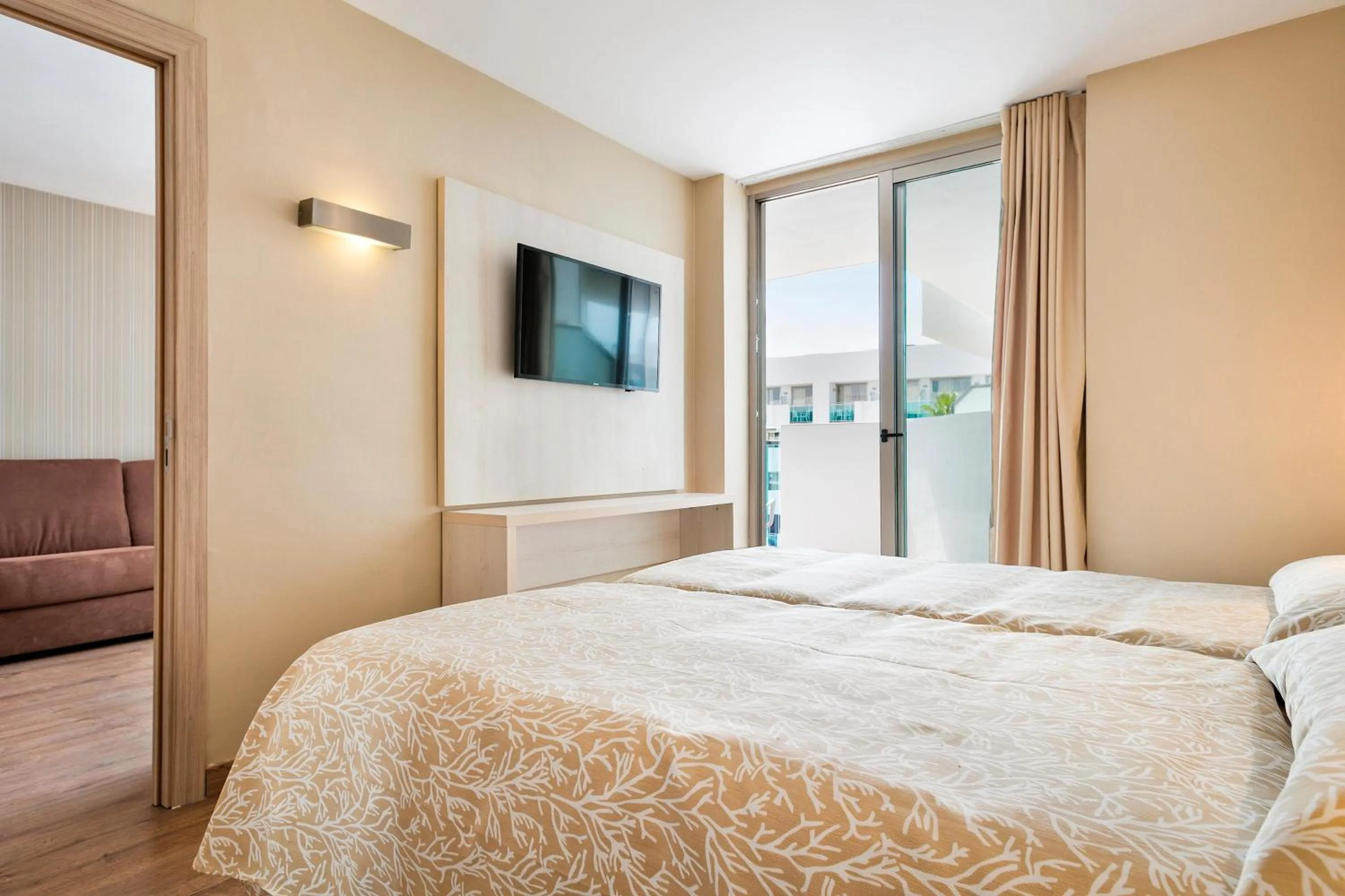 Photo of the whole room, Bed in Hotel Best Maritim