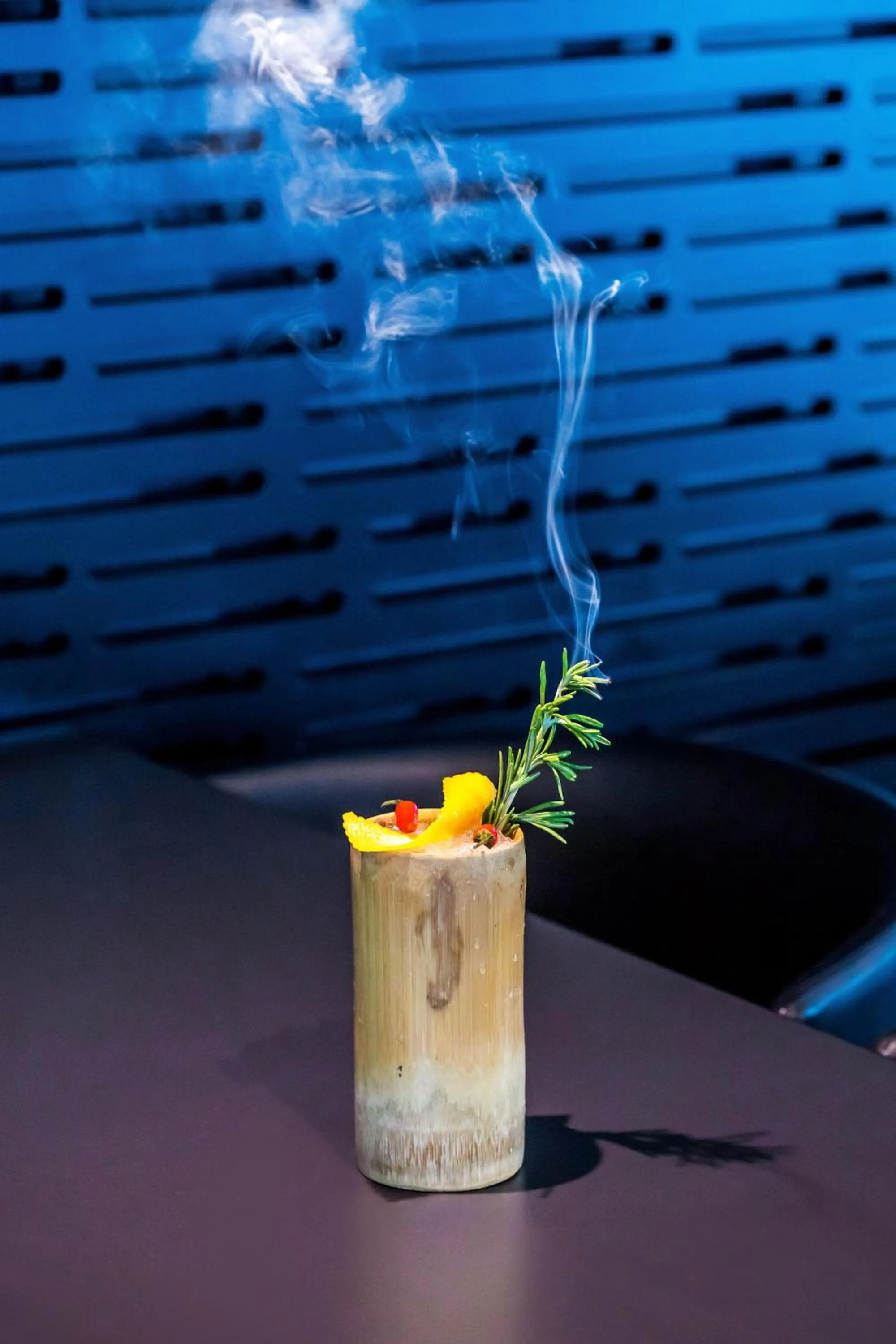 Lounge or bar in INNSiDE by Meliá Frankfurt Eurotheum