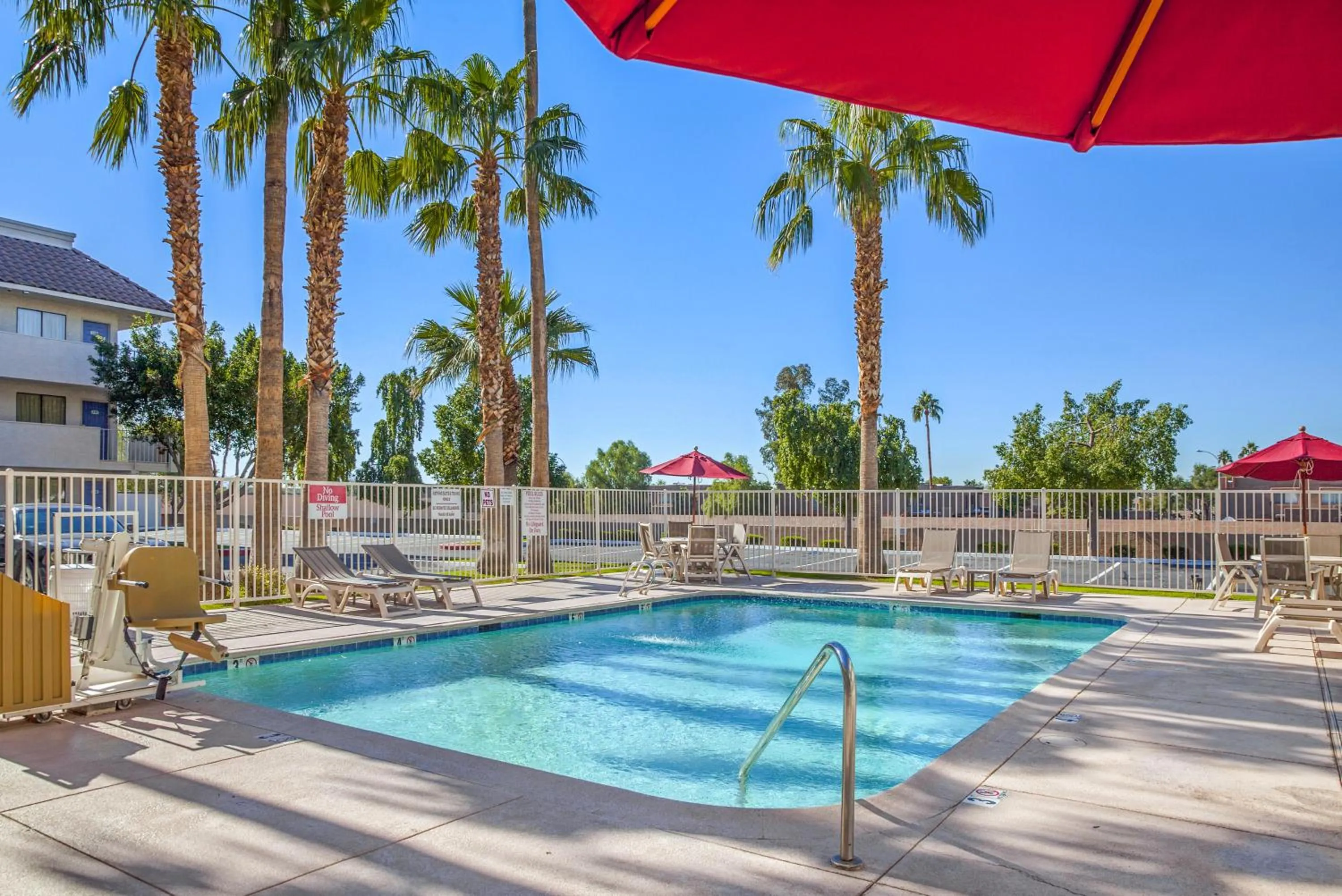 Swimming pool in Motel 6-Phoenix, AZ - West