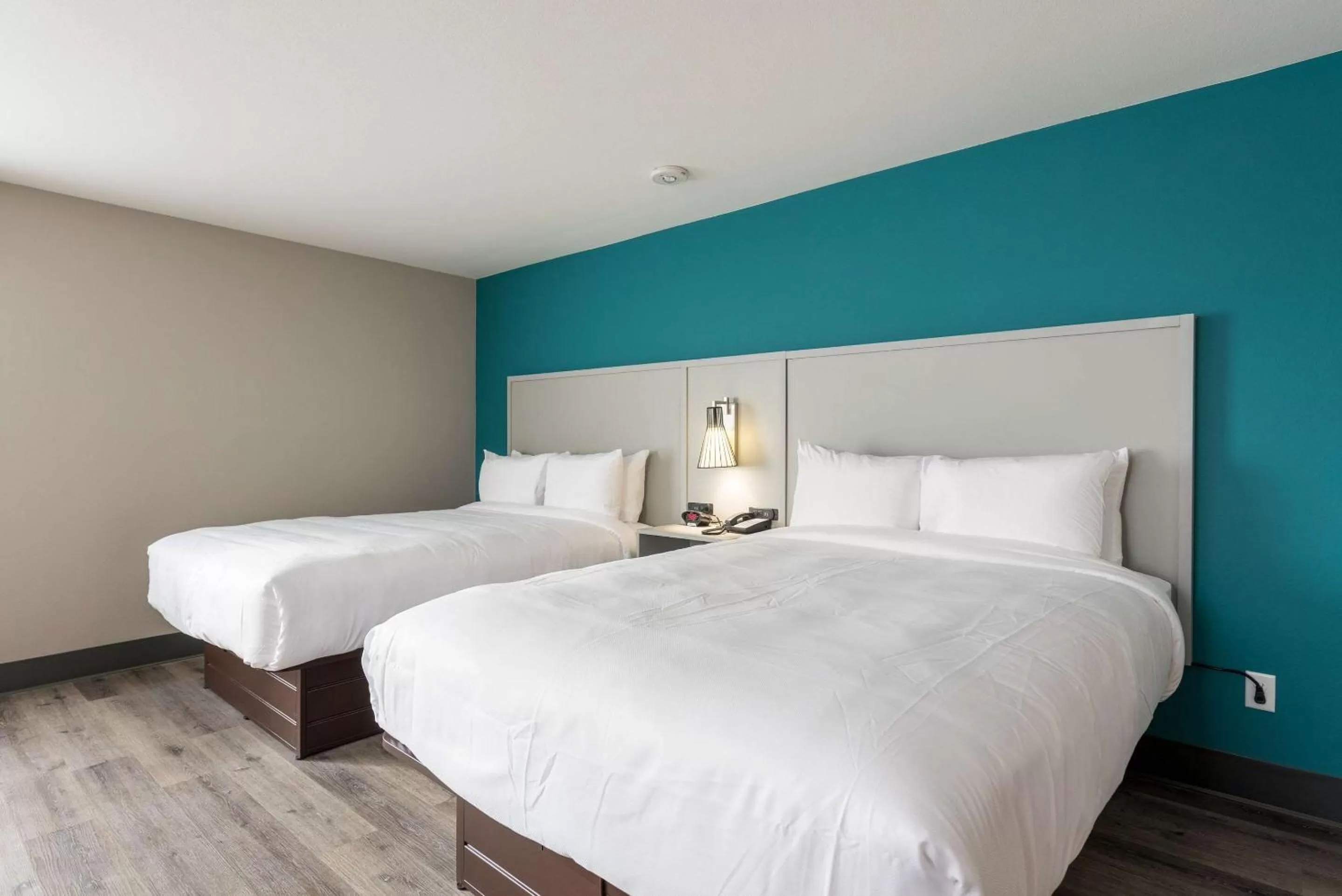 Bedroom, Bed in Comfort Suites Colorado Springs East - Medical Center Area