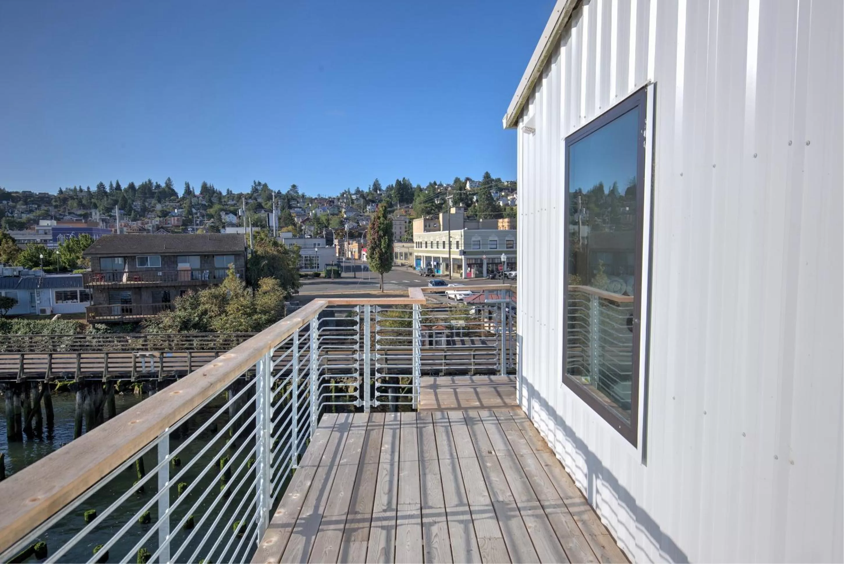 Patio in Bowline Hotel