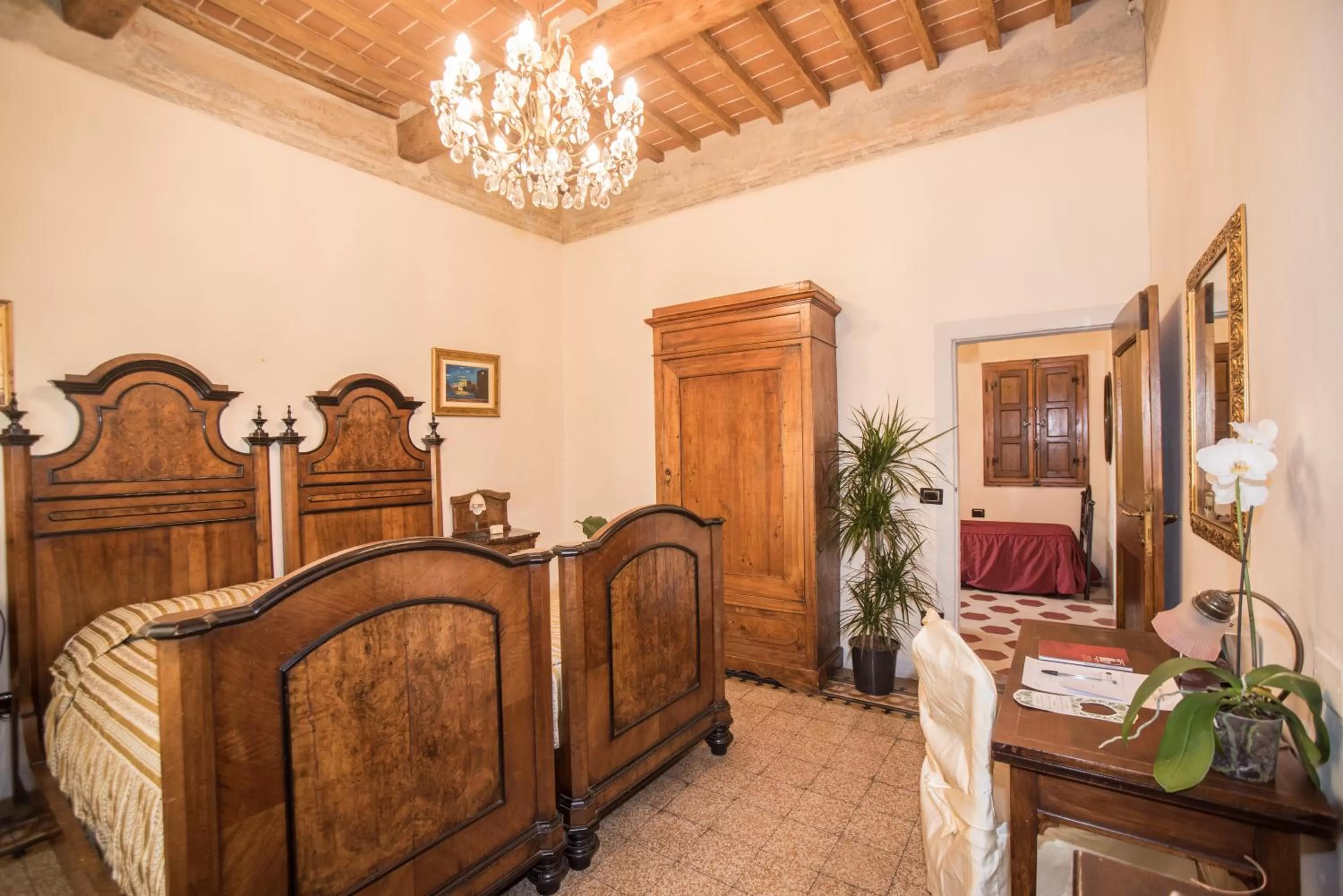 Photo of the whole room, Seating Area in Relais Centro Storico
