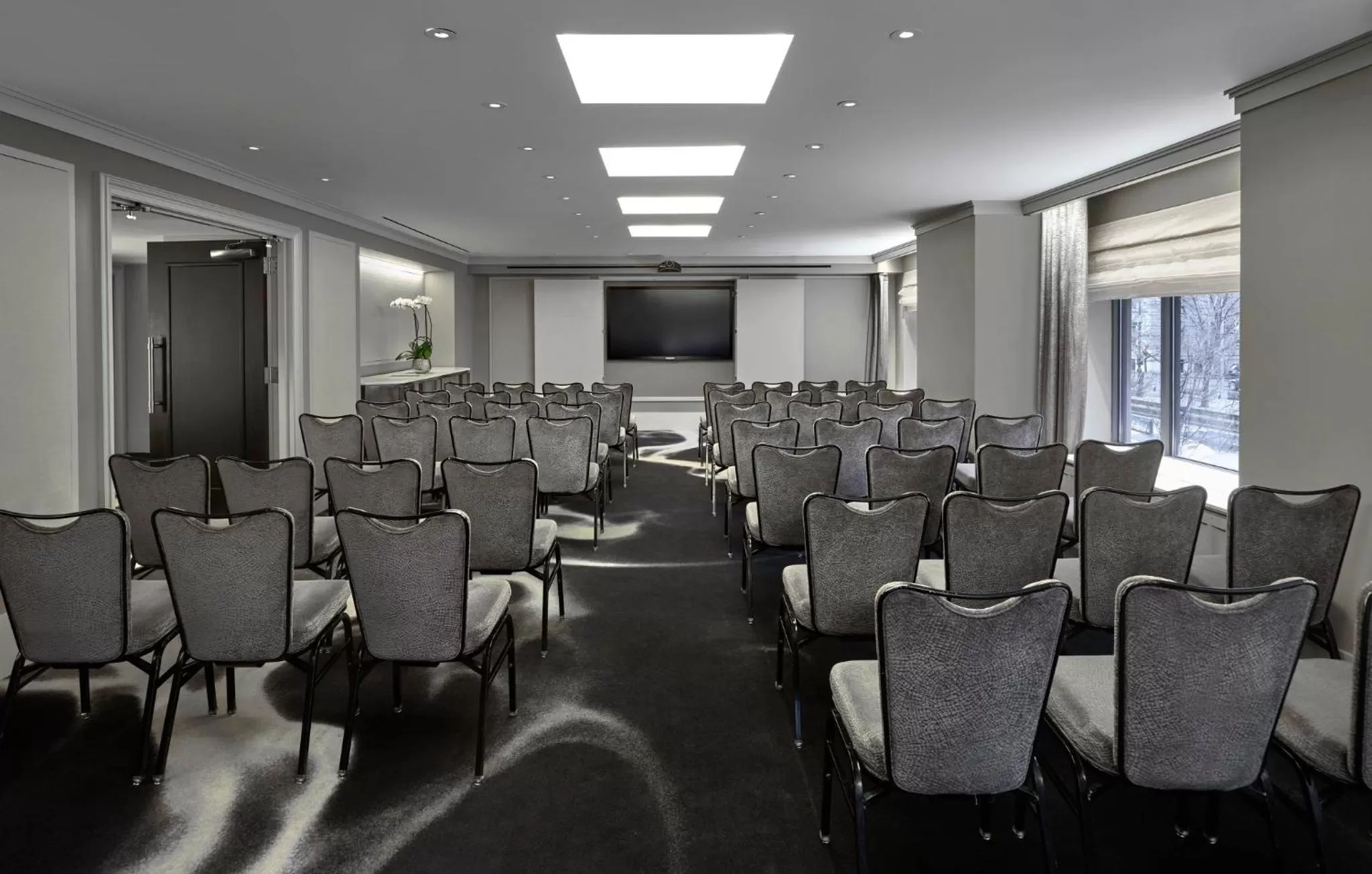 Meeting/conference room in Loews Regency New York Hotel