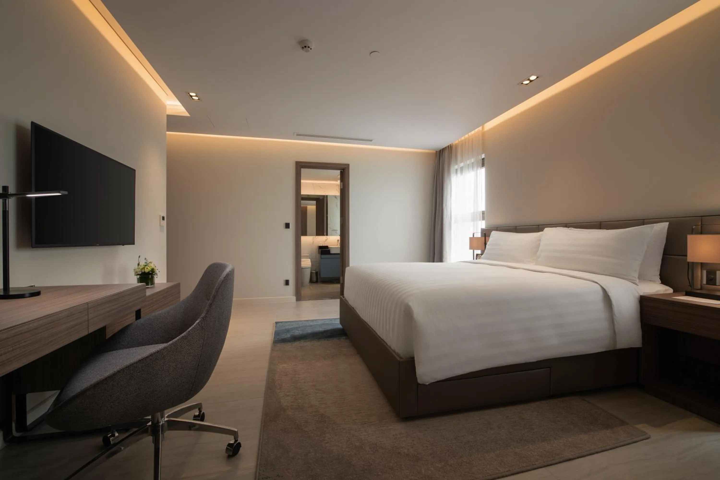 Bedroom, Bed in Oakwood Residence Hanoi