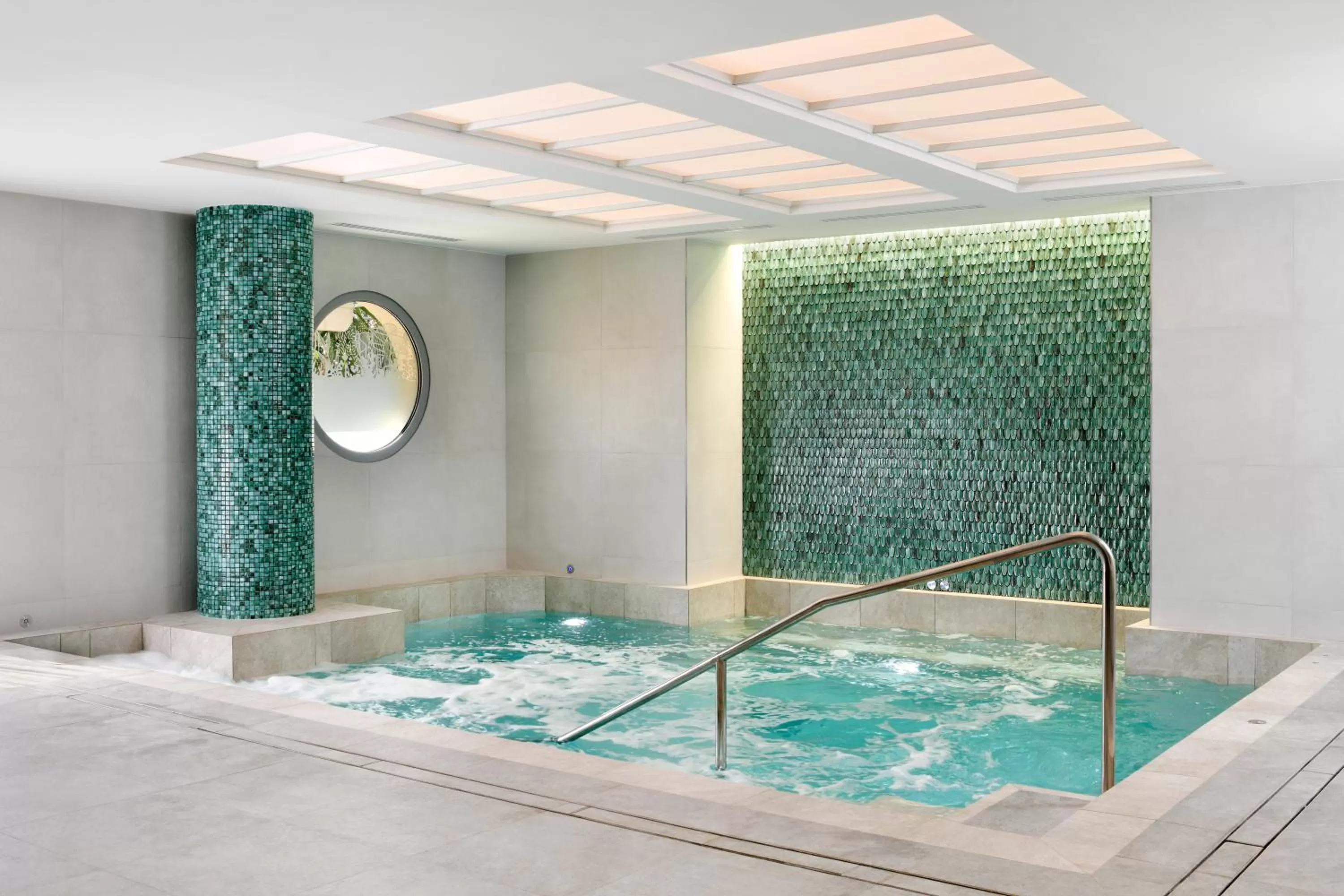 Swimming pool in Pullman La Pléiade Montpellier Centre