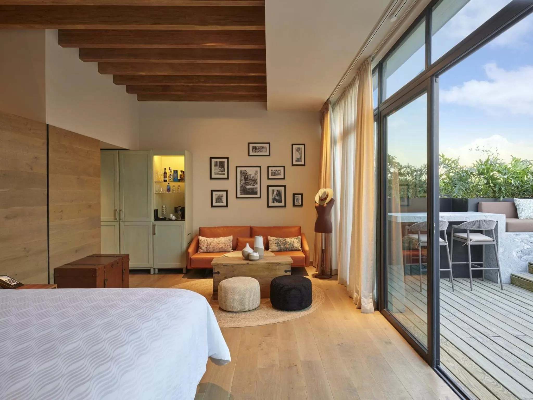 Photo of the whole room, Bed in Live Aqua San Miguel de Allende