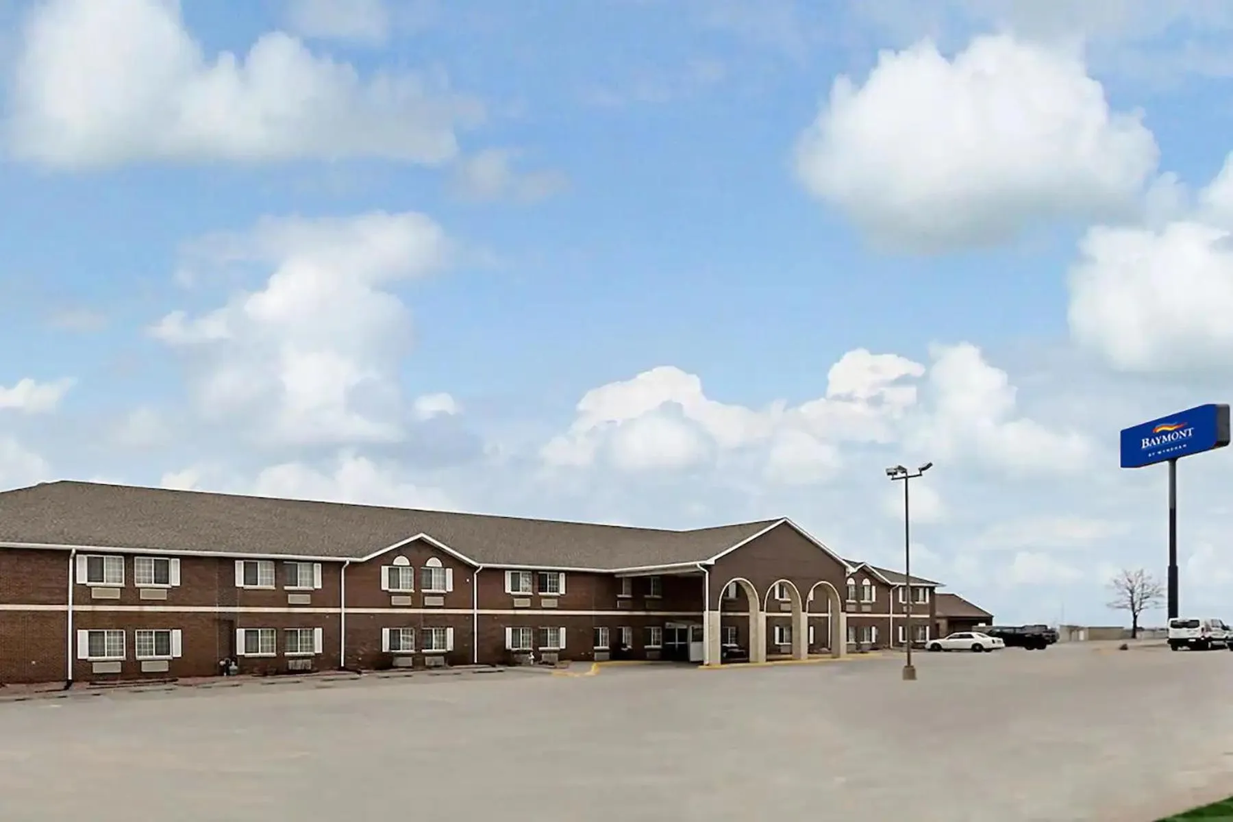 Property Building in Baymont by Wyndham Omaha SW