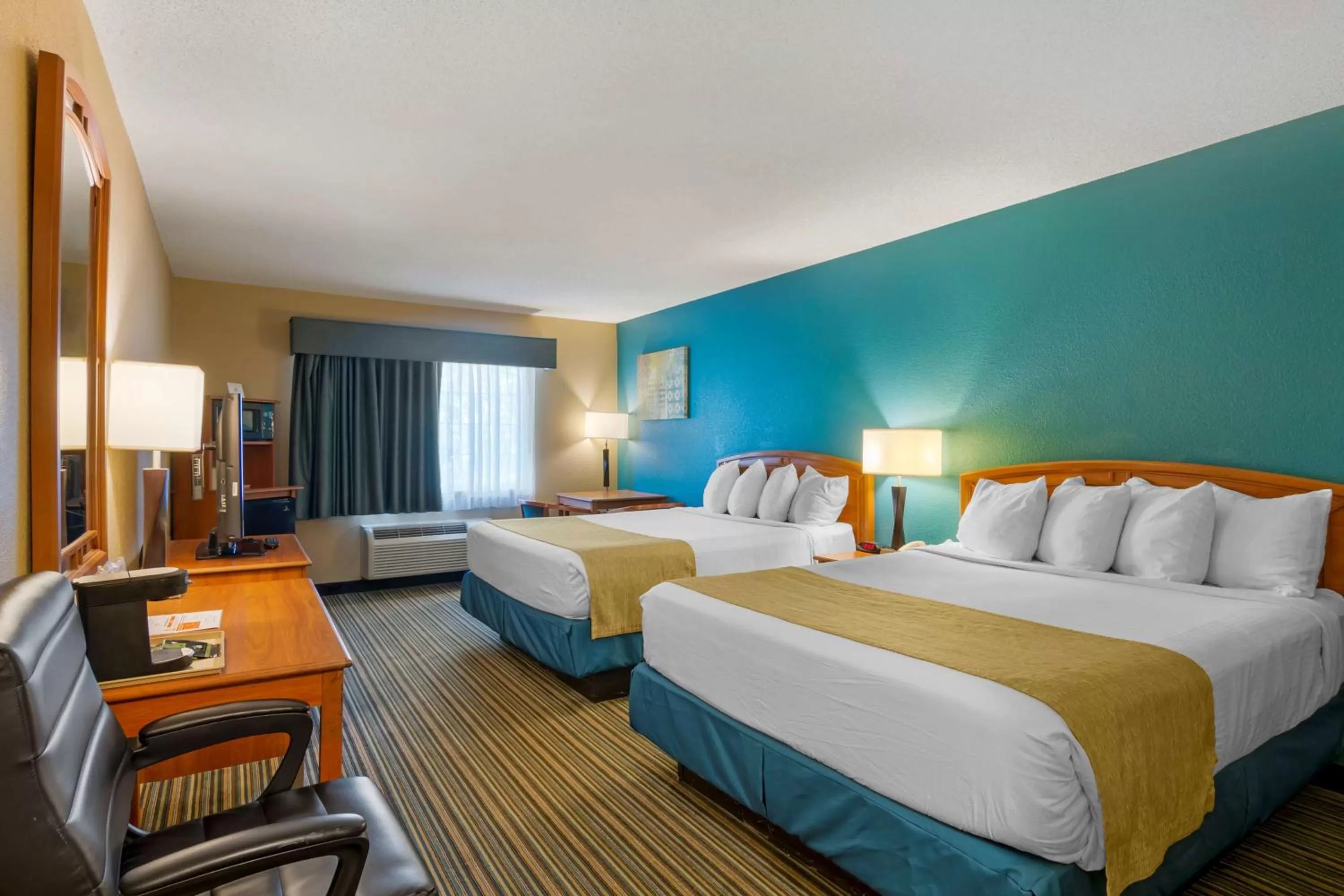 Bedroom, Bed in Best Western Governors Inn and Suites