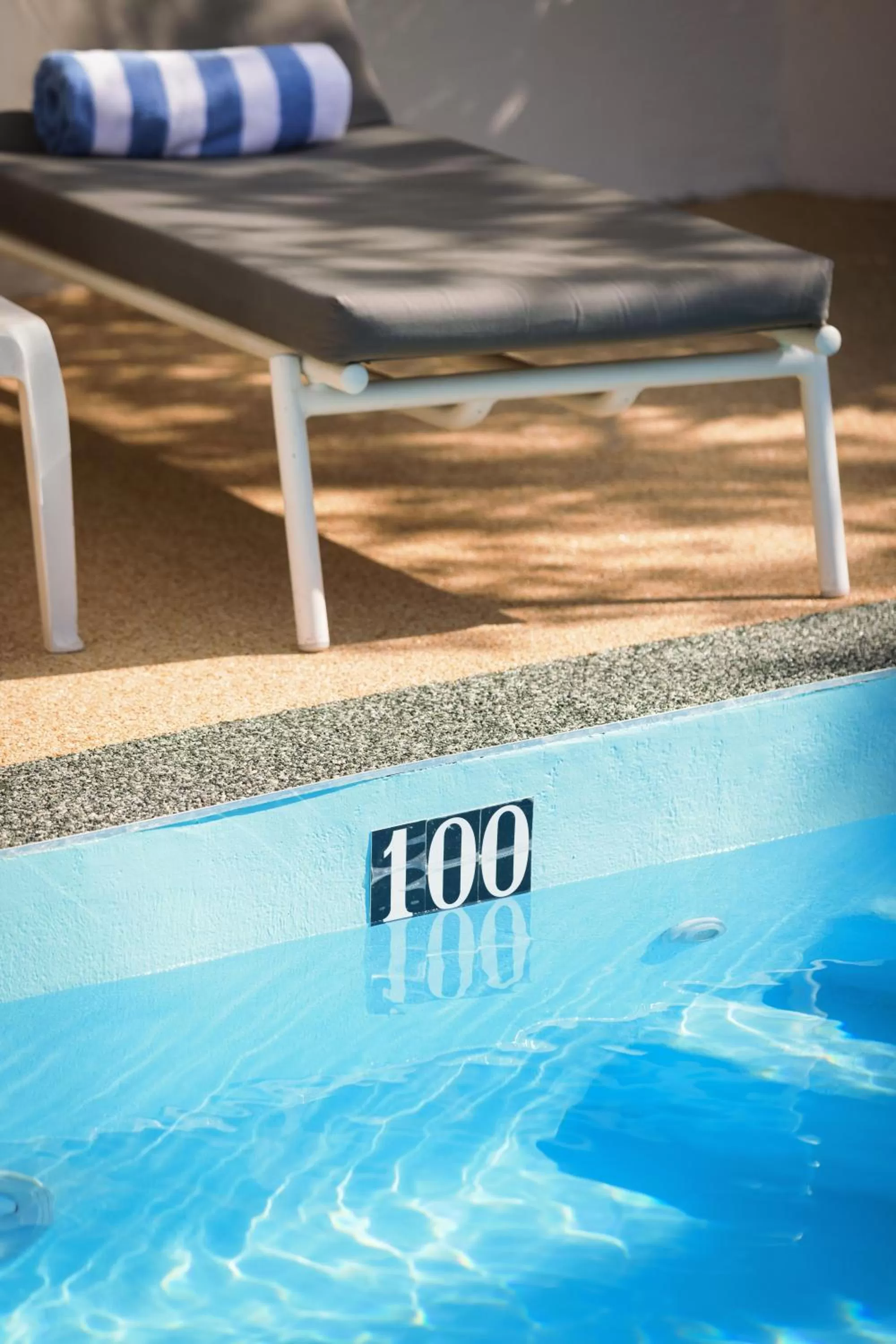 Pool view in Best Western Hôtel des Orangers Cannes