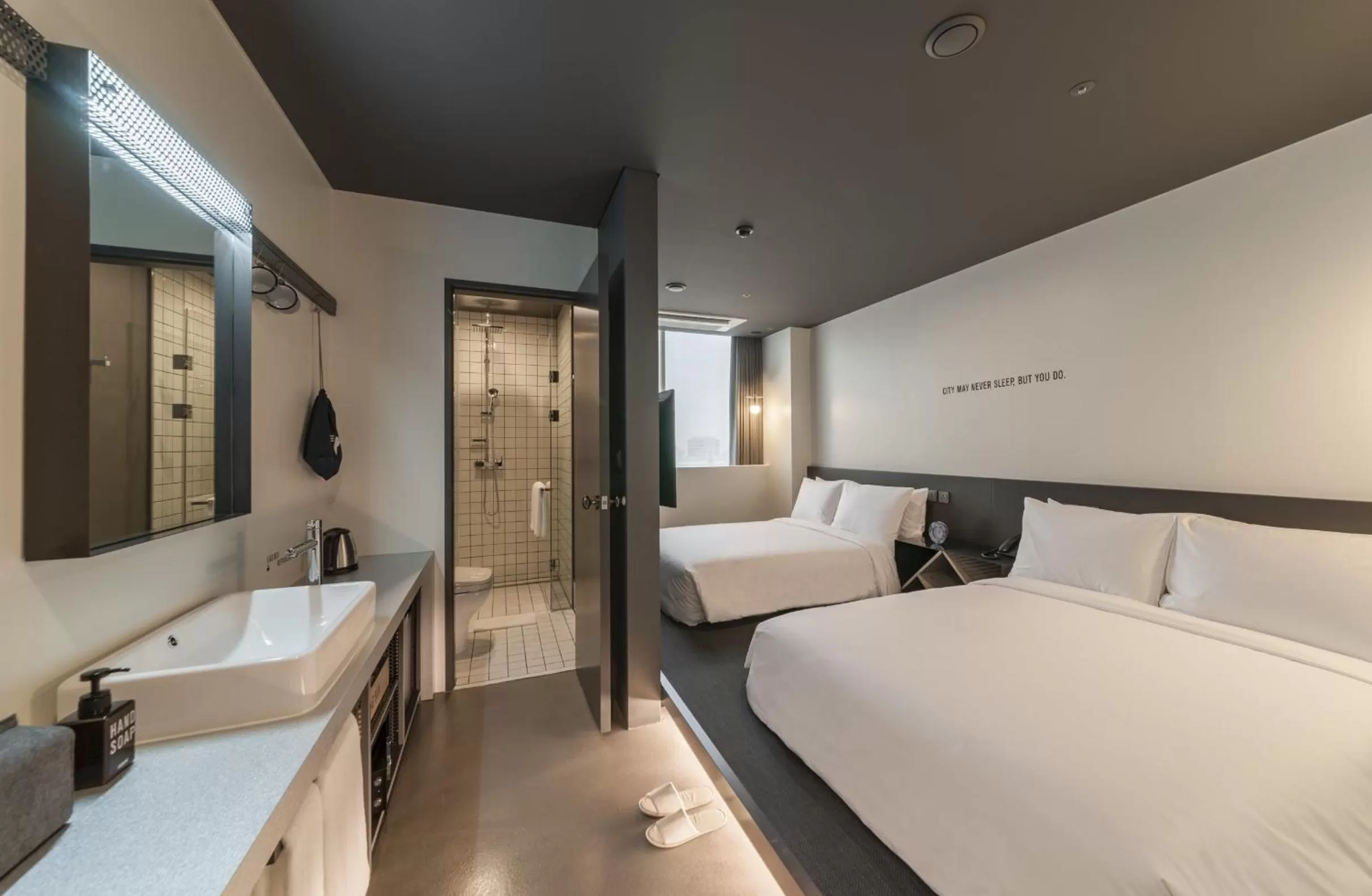 Photo of the whole room, Bed in Hotel Cappuccino