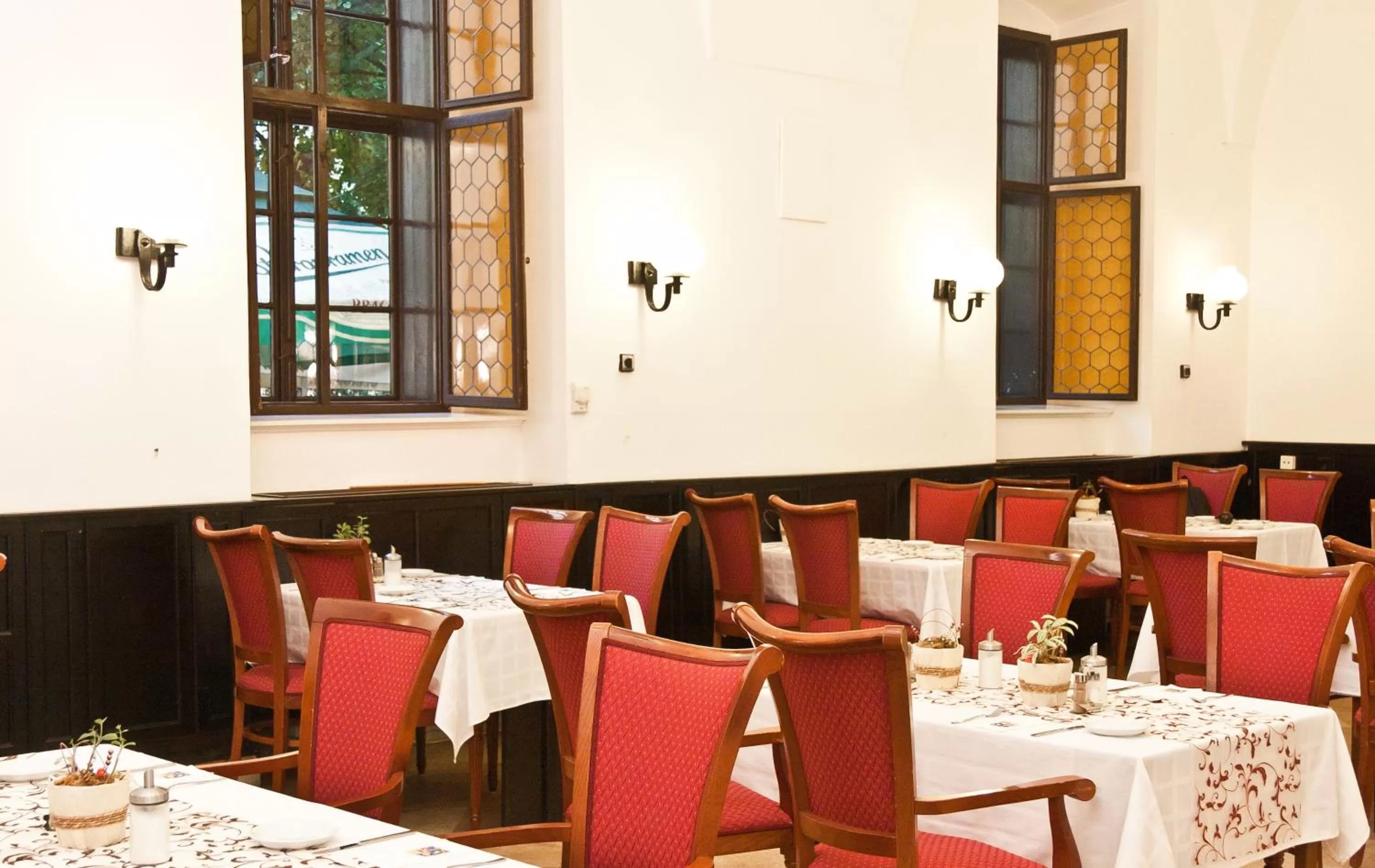 Restaurant/places to eat in Hotel Klastrom