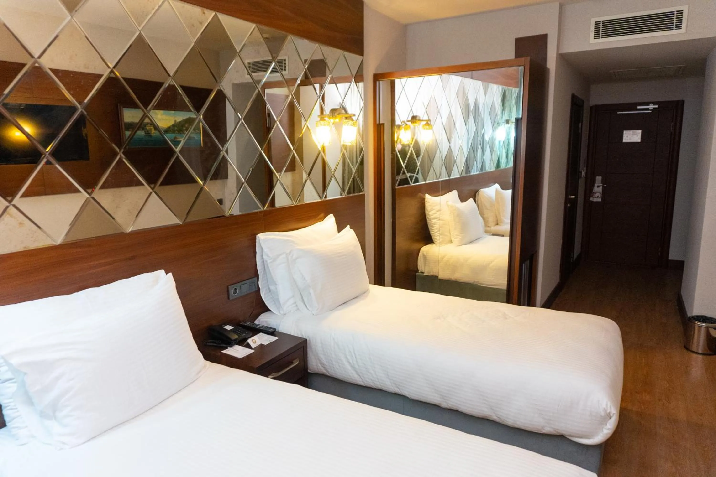 Photo of the whole room, Bed in Trass Hotel