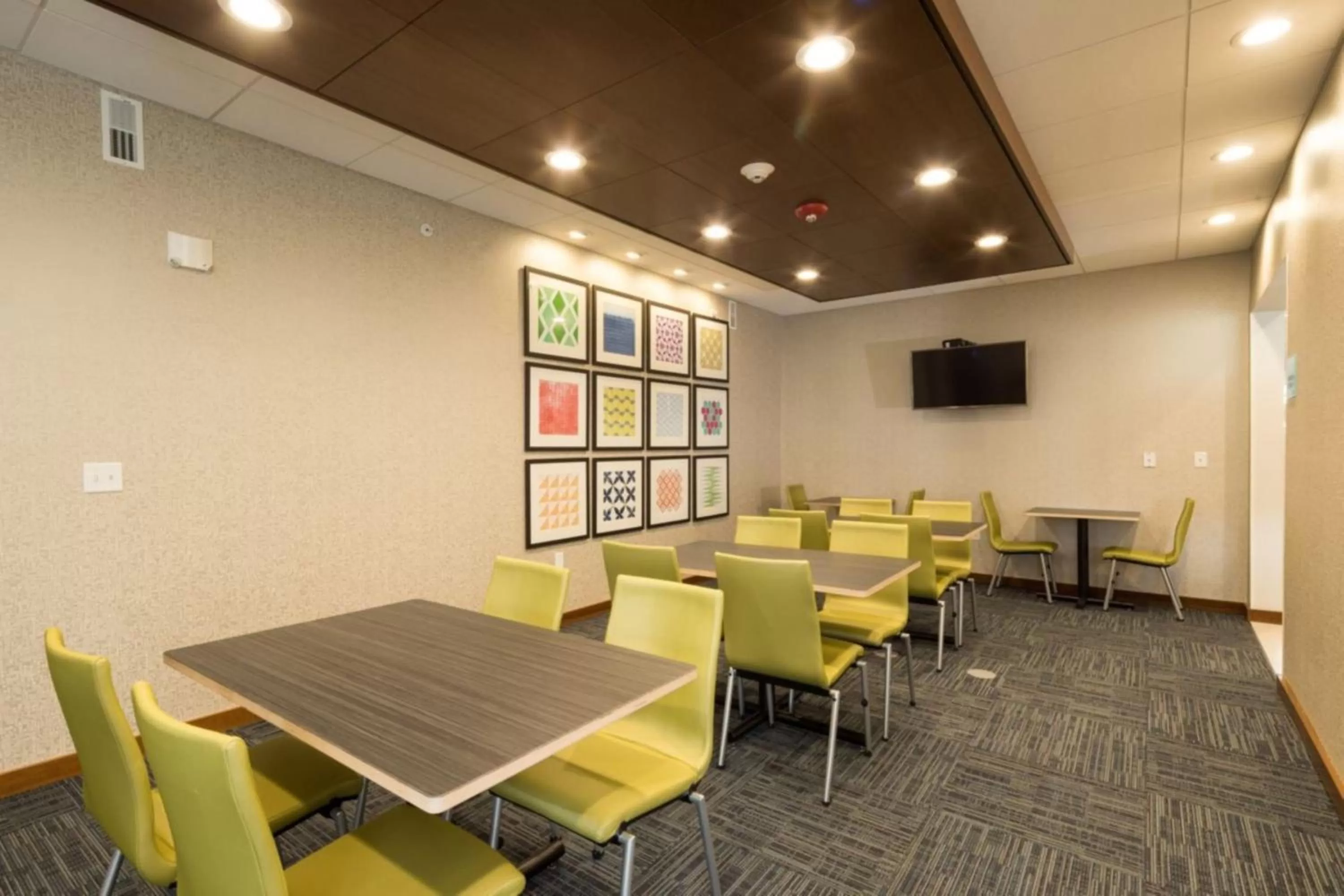 Meeting/conference room in Holiday Inn Express & Suites - Michigan City by IHG