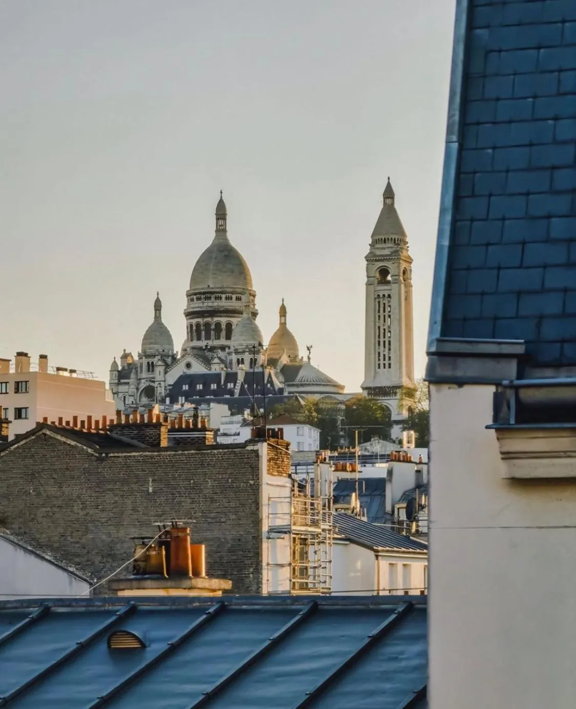 Landmark view in Hôtel Particulier Montmartre