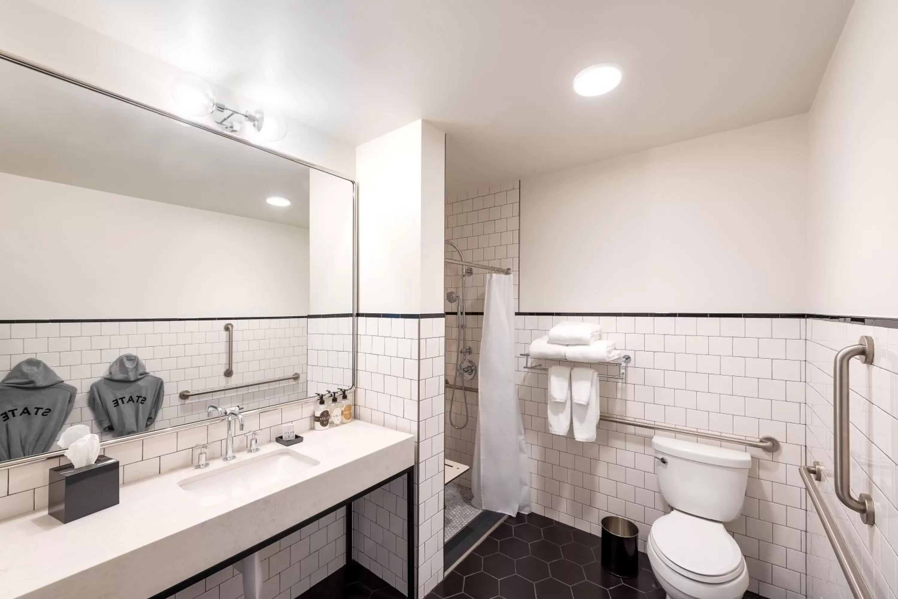 Double Room - Disability Access in The State Hotel Double Room - Disability Access in The State Hotel