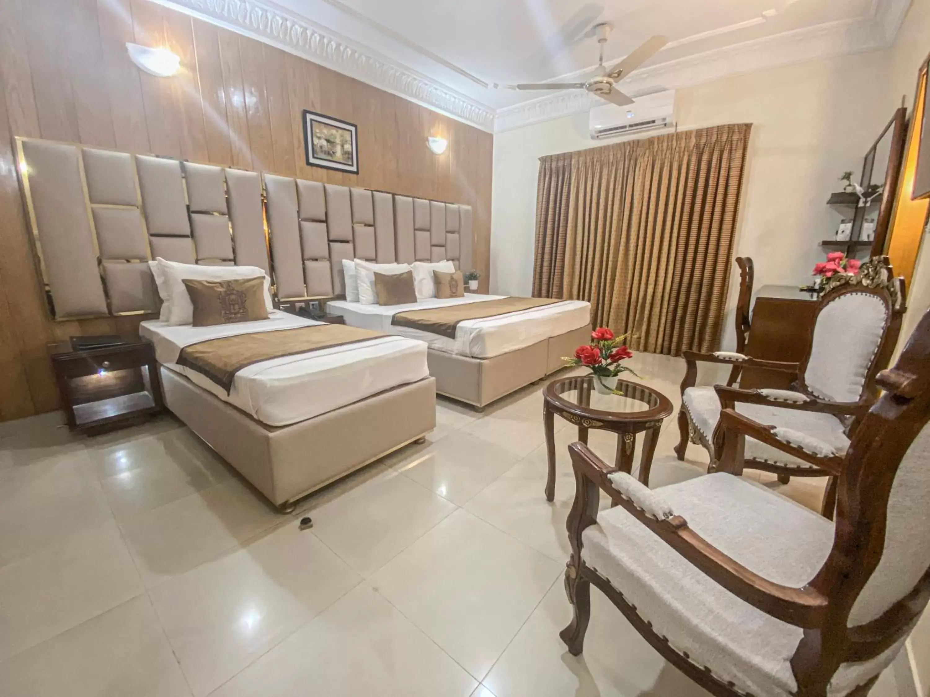 Executive Triple Room in World Inn Karachi Executive Triple Room in World Inn Karachi