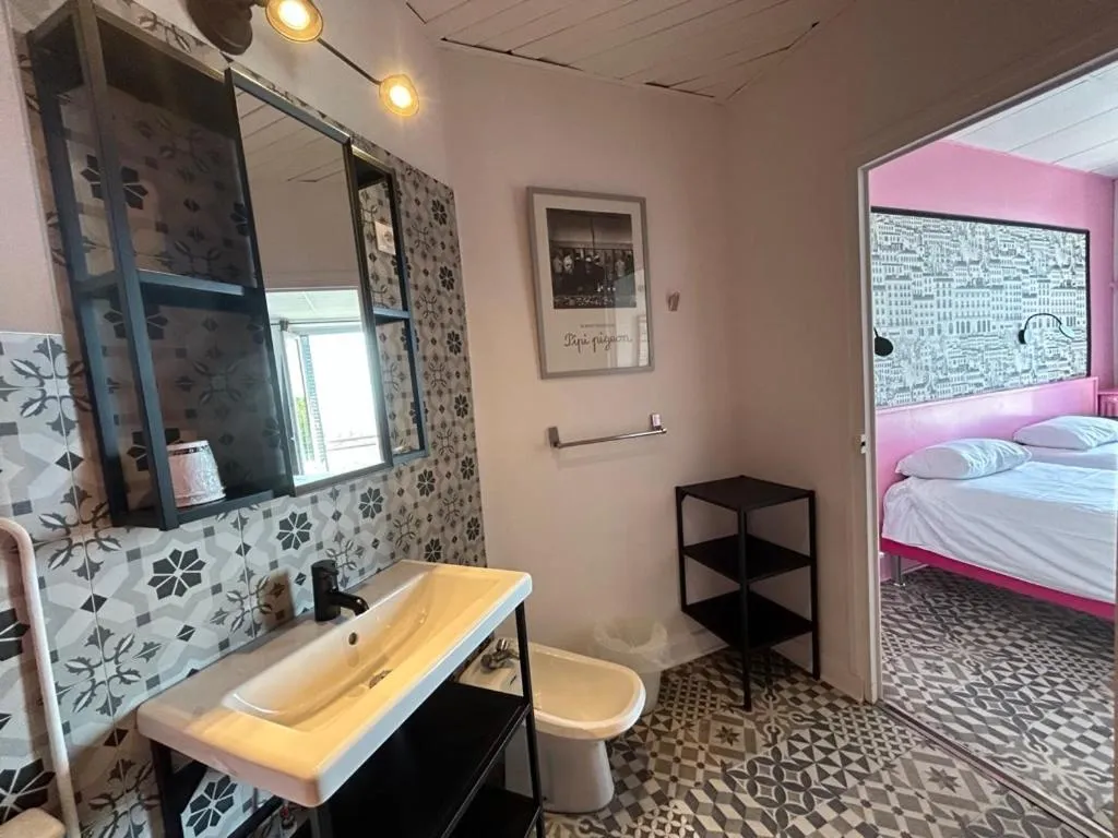 Bed in Hôtel de la Croix-Rousse