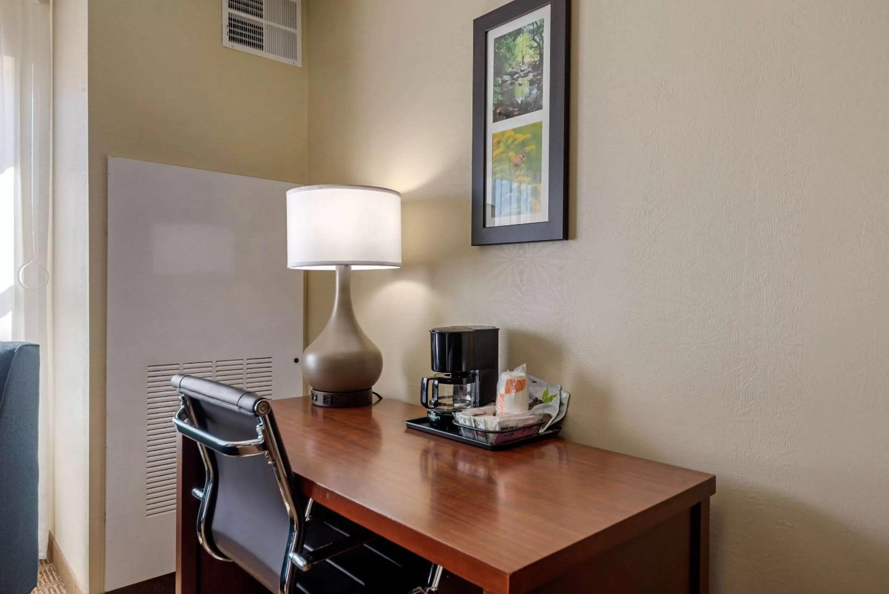 Photo of the whole room in Comfort Inn & Suites Northern Kentucky